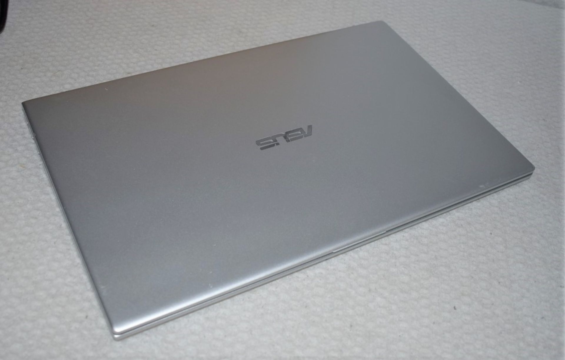 1 x Asus VivoBook 17.3 Inch Full HD Laptop Computer - Ryzen 5, 8GB, 256GB SSD - NO VAT ON THE HAMMER - Image 5 of 16