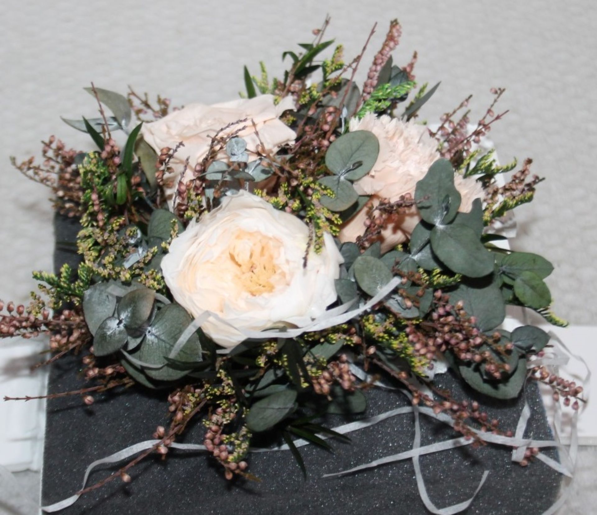 1 x ETHEREAL BLOOMS 'Yuri' Bio-Preserved Peach Posy - Original RRP £60.00 - Unused Boxed Stock - Image 3 of 4