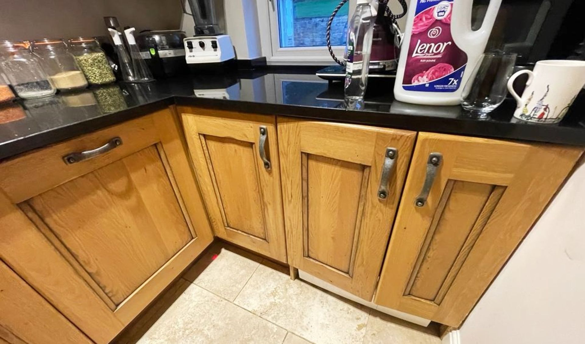 1 x Bespoke Solid Oak Kitchen With Black Granite Worktops, Island, Utility Room Units & Dining Table - Image 22 of 70