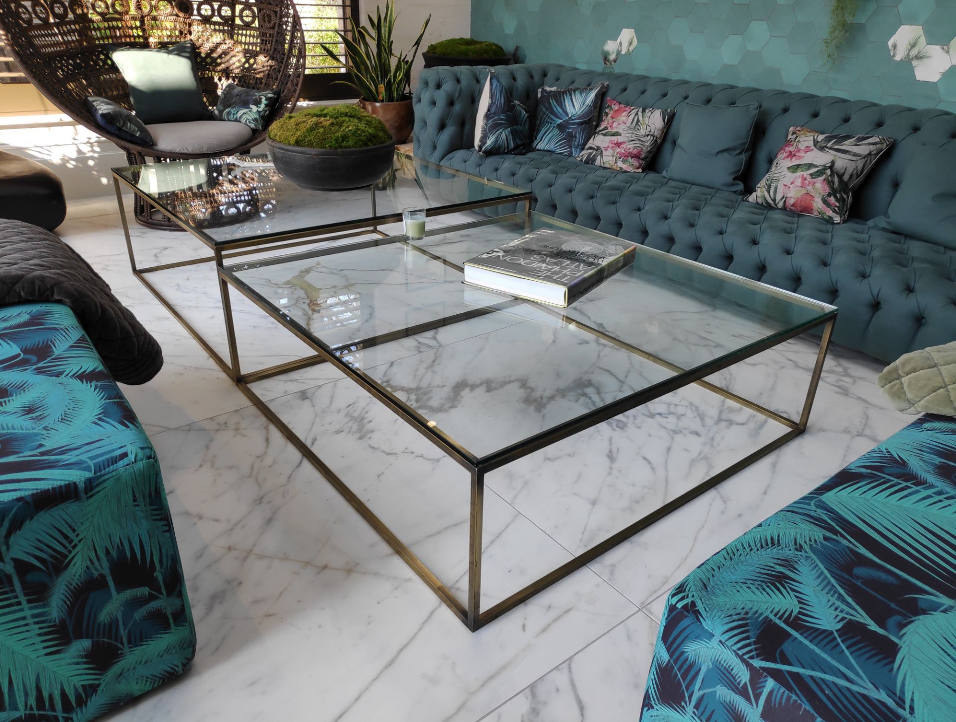 1 x Large 2-Tier Glass Coffee Table with Metal Frame - Dimensions: W240 x D120 x H45.5 cm - - Image 6 of 14