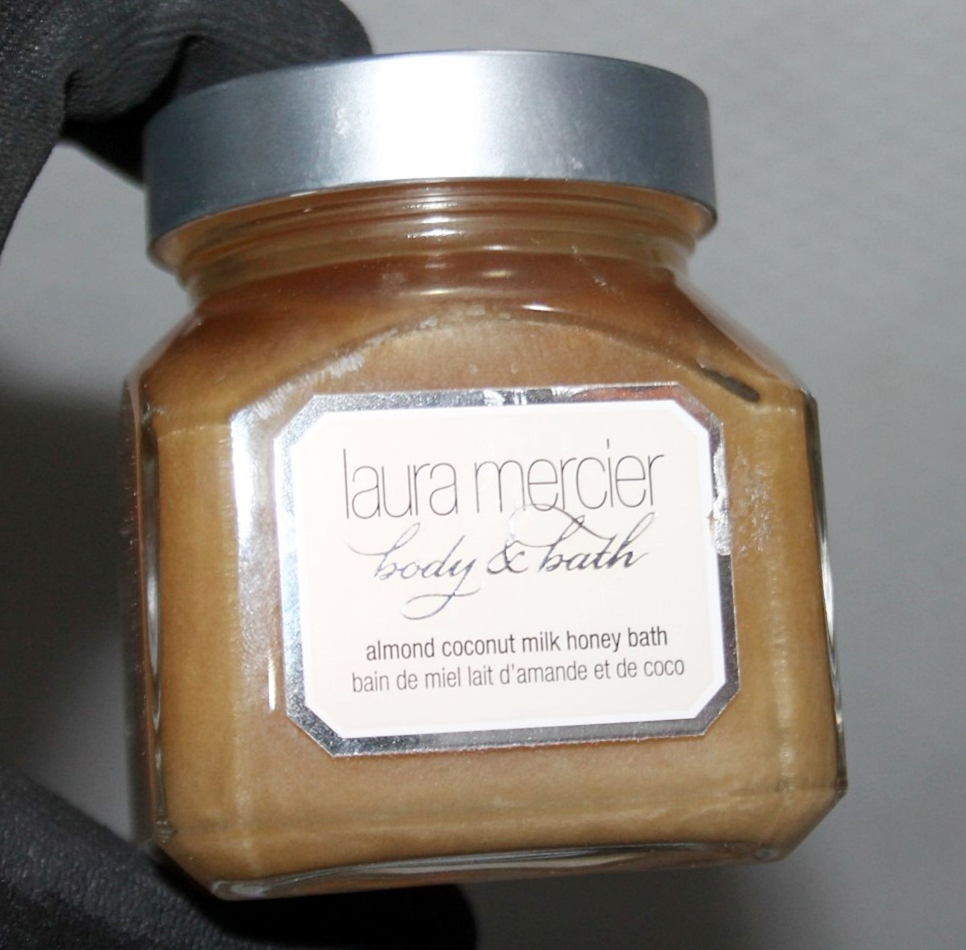 1 x LAURA MERCIER Body & Bath Almond Coconut Set - Original Price £60.00 - Unused Boxed Stock - Ref: - Image 7 of 8