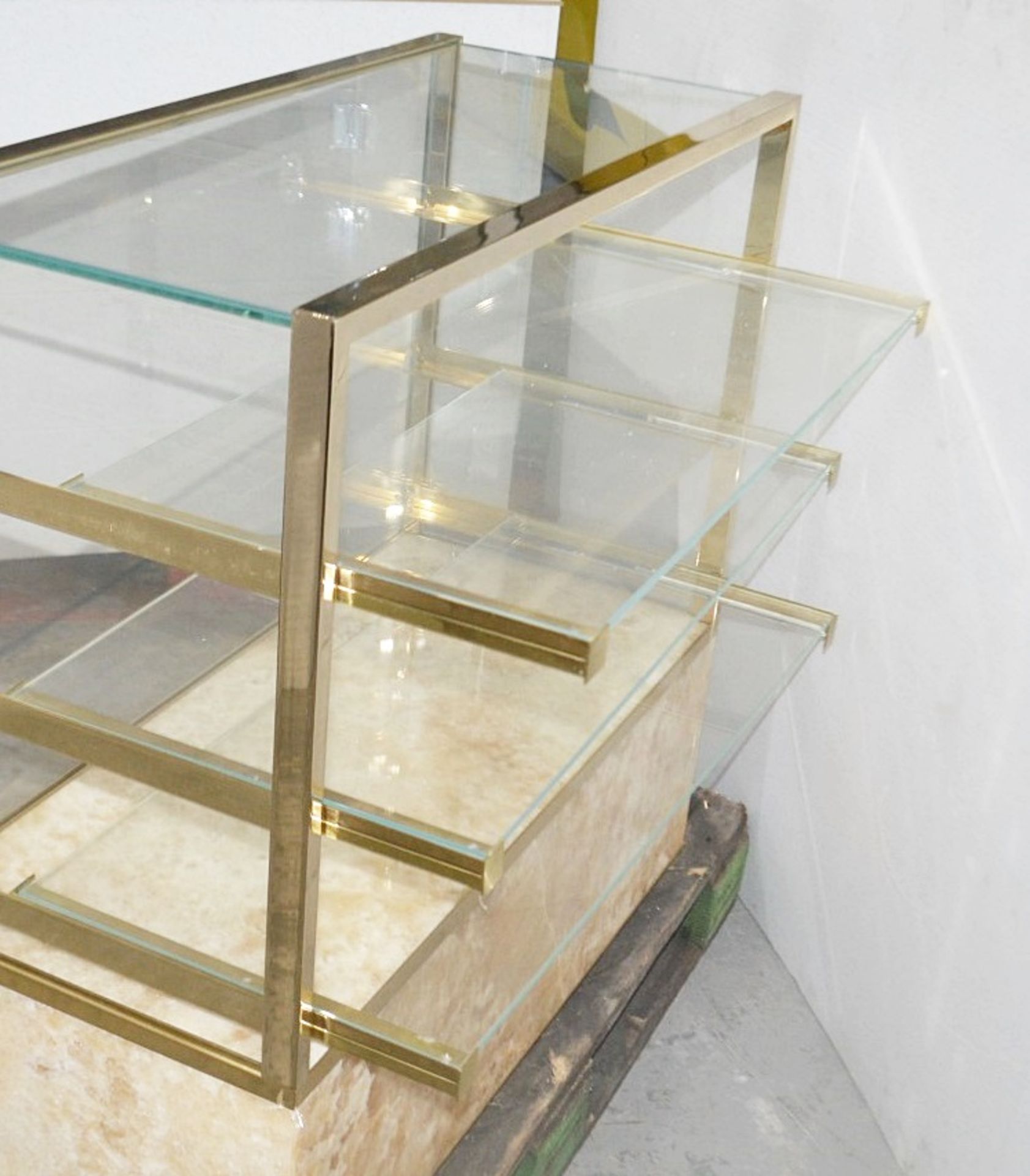 1 x 3-Tier Glass Retail Display Case With Natural Stone Base And Drawer Fronts - Image 3 of 5
