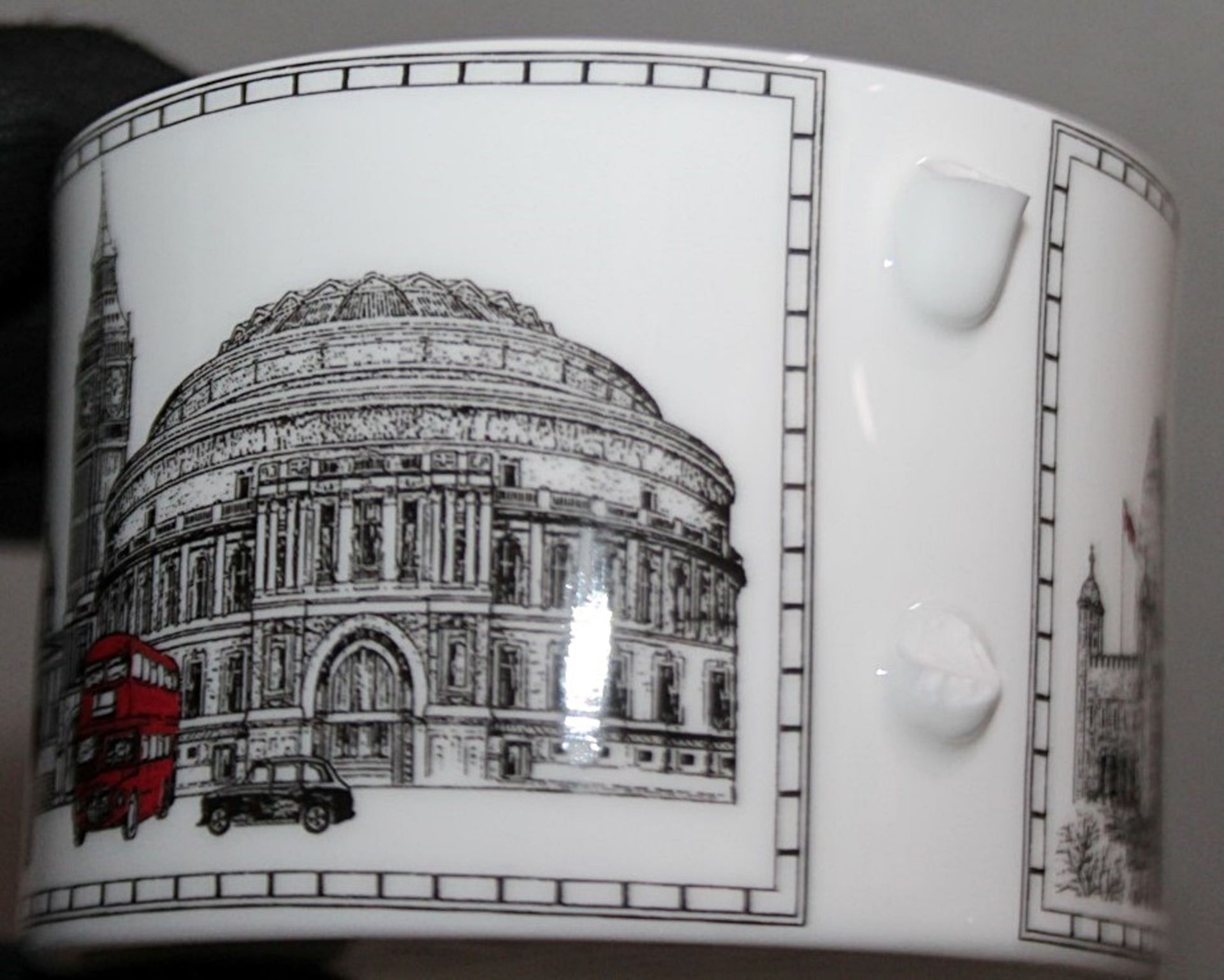 1 x HALCYON DAYS 'London Icons' Bone China Teacup & Saucer - Original Price £79.95 - Read Condition - Image 9 of 10