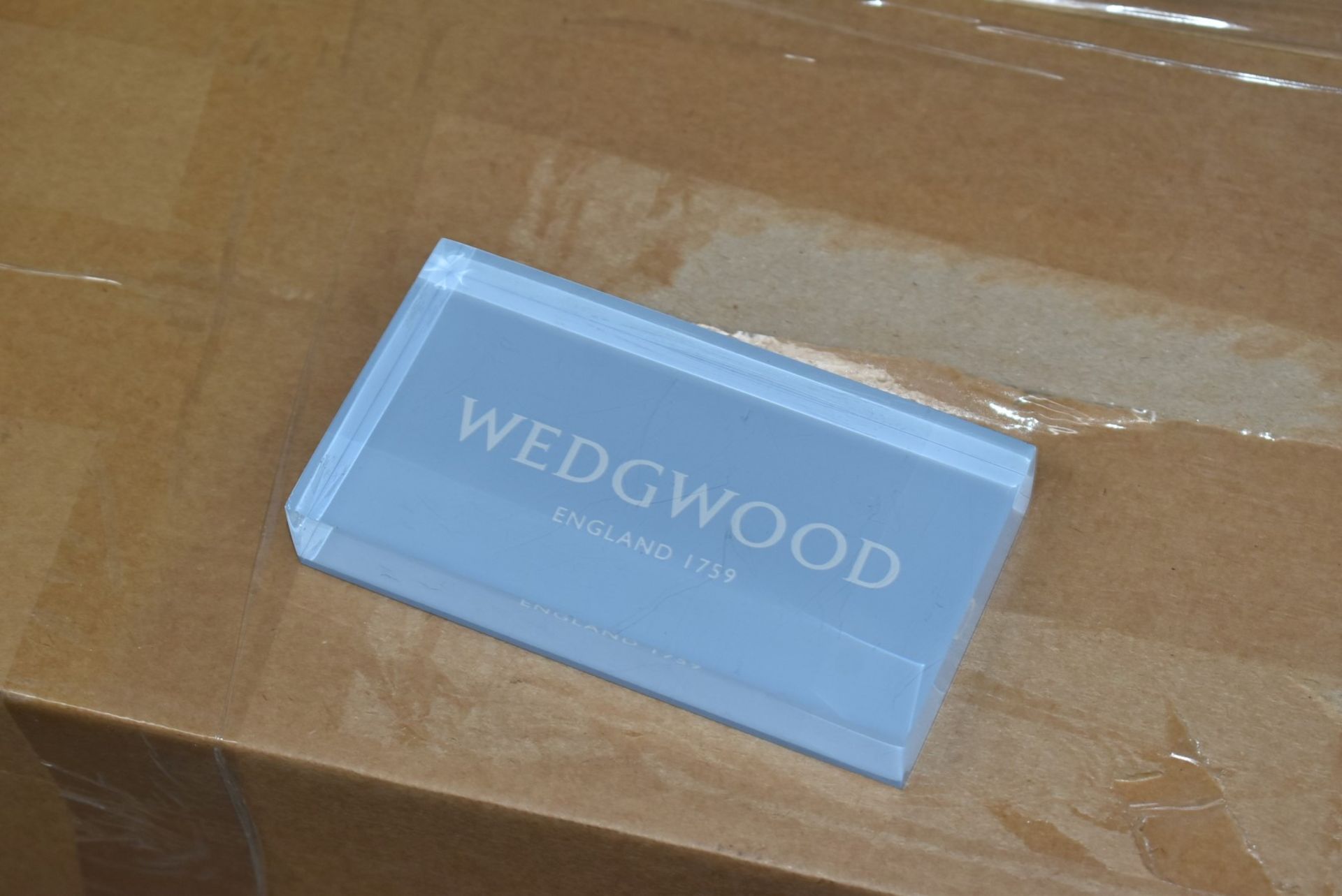 1 x Wedgewood Retail Pack - Includes 3 x Various Sized Decoration Hanger Stands, Advertisement - Image 5 of 7