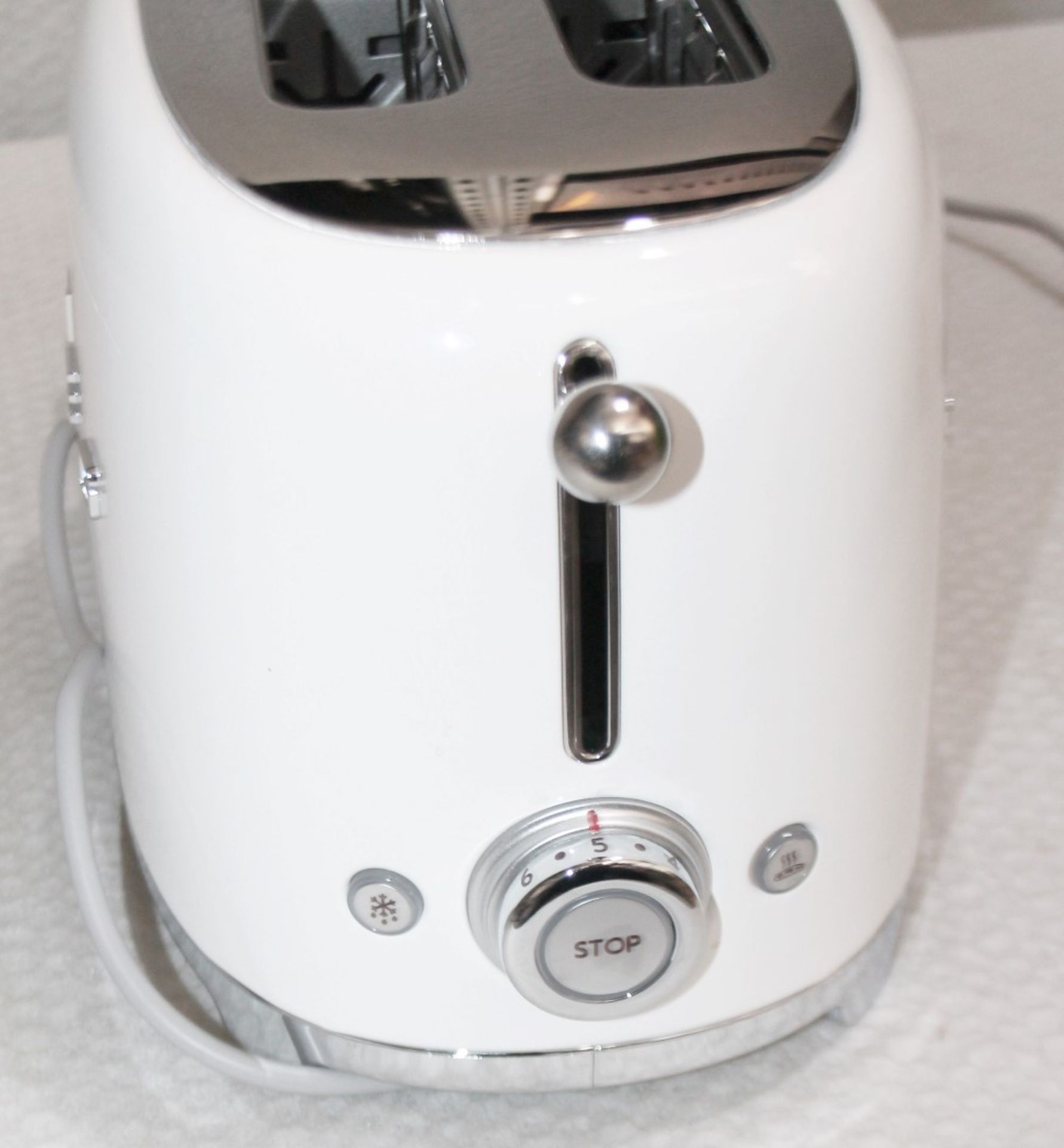 1 x SMEG Retro-Style 2-Slice Toaster In Gloss White & Chrome - Original RRP £179.95 *Please Read - Image 4 of 8