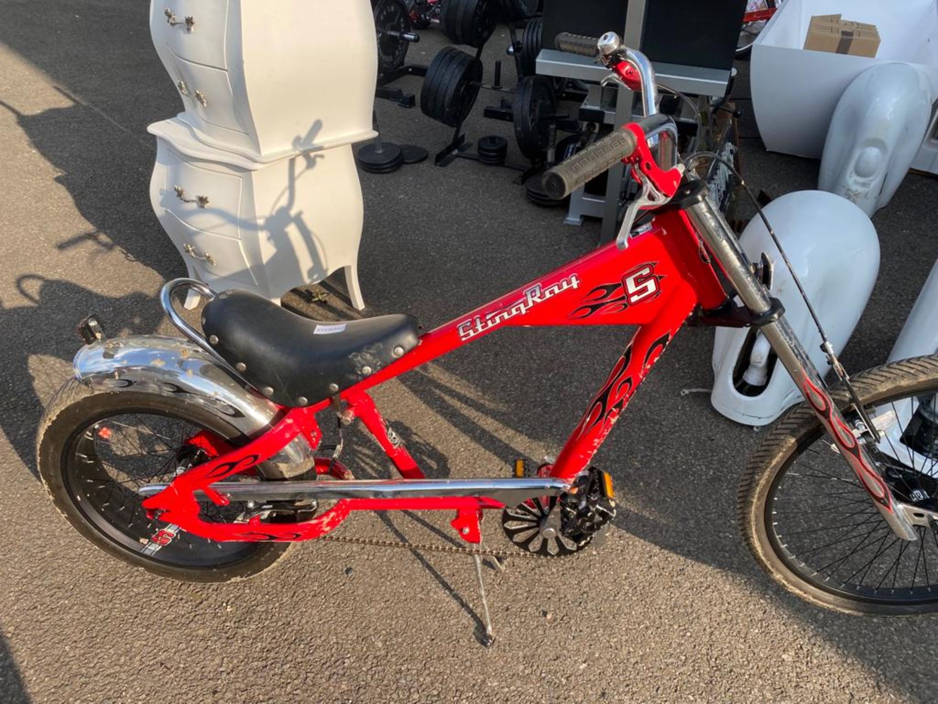 1 x Schwinn Stingray Childrens Bike in Red - Image 5 of 7