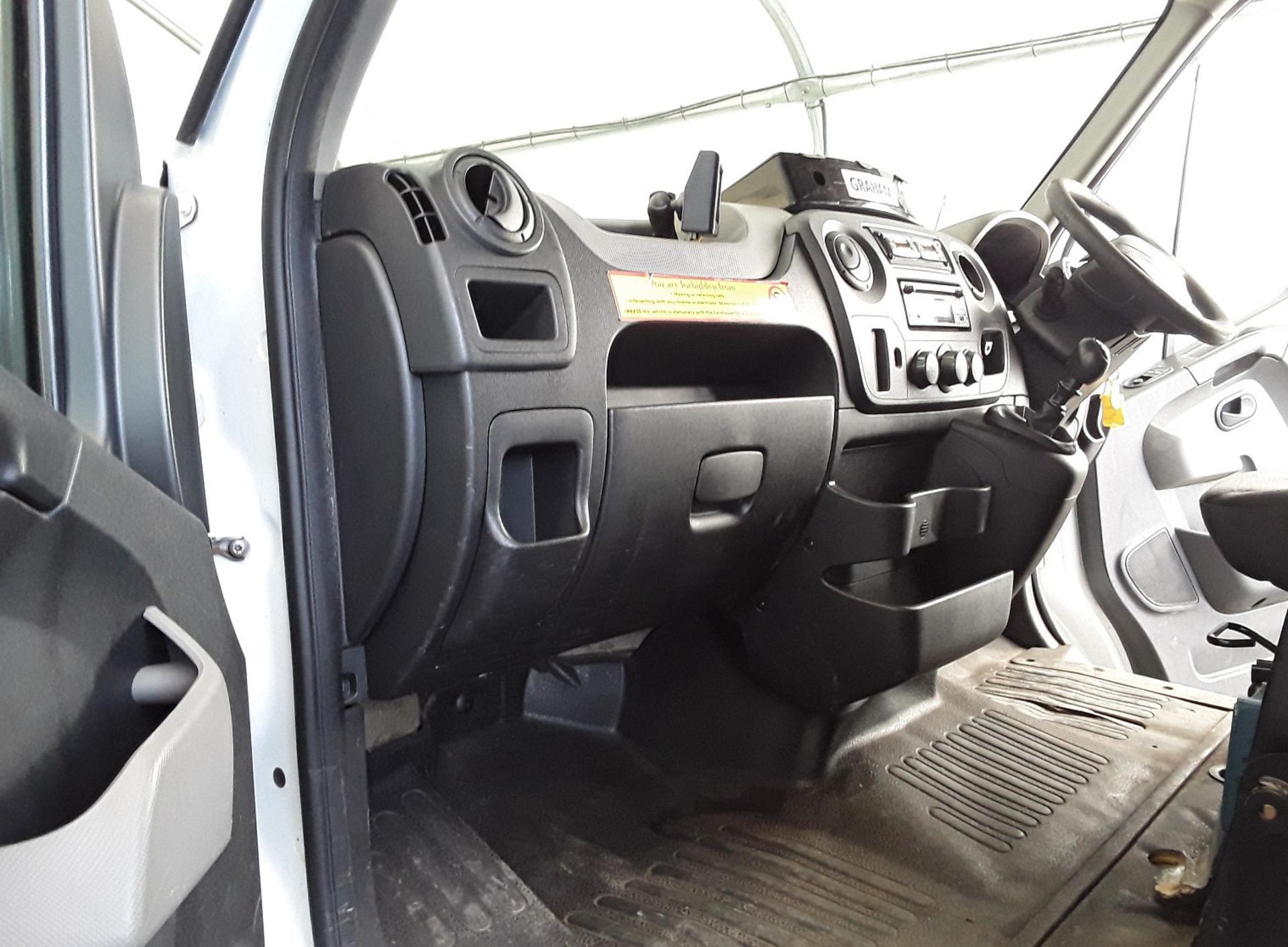 2015 Renault Master Fridge MWB FWD MM35dCi 125 Business Panel Van - CL505 - Location: Corby, - Image 7 of 10