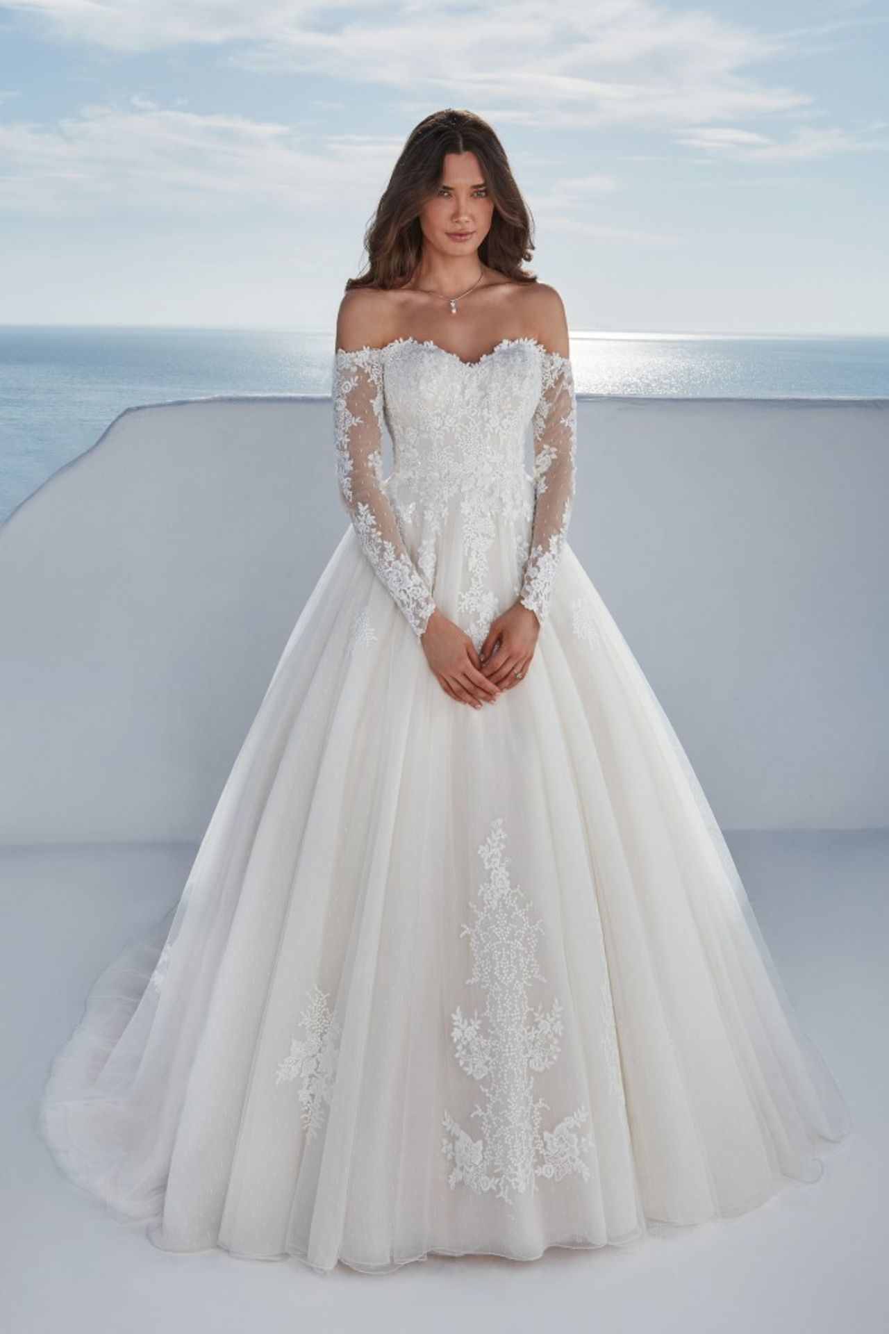 1 x Justin Alexander 'Brielle' Bridal Ball Gown with Off the Shoulder Sleeves - Size 12 - RRP £1,545 - Image 2 of 4