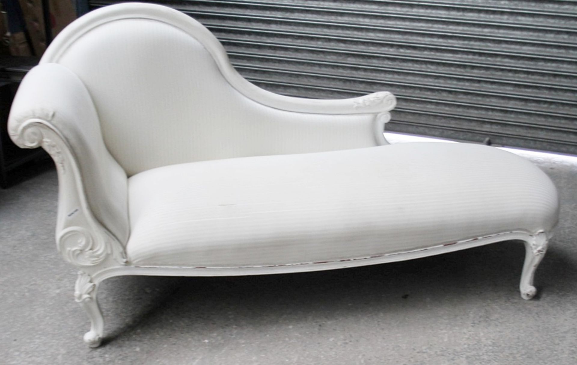 1 x Upholstered Chaise Lounge - Recently Removed From A Designer Bridal Boutique - Ref: HON165/G- - Image 2 of 9