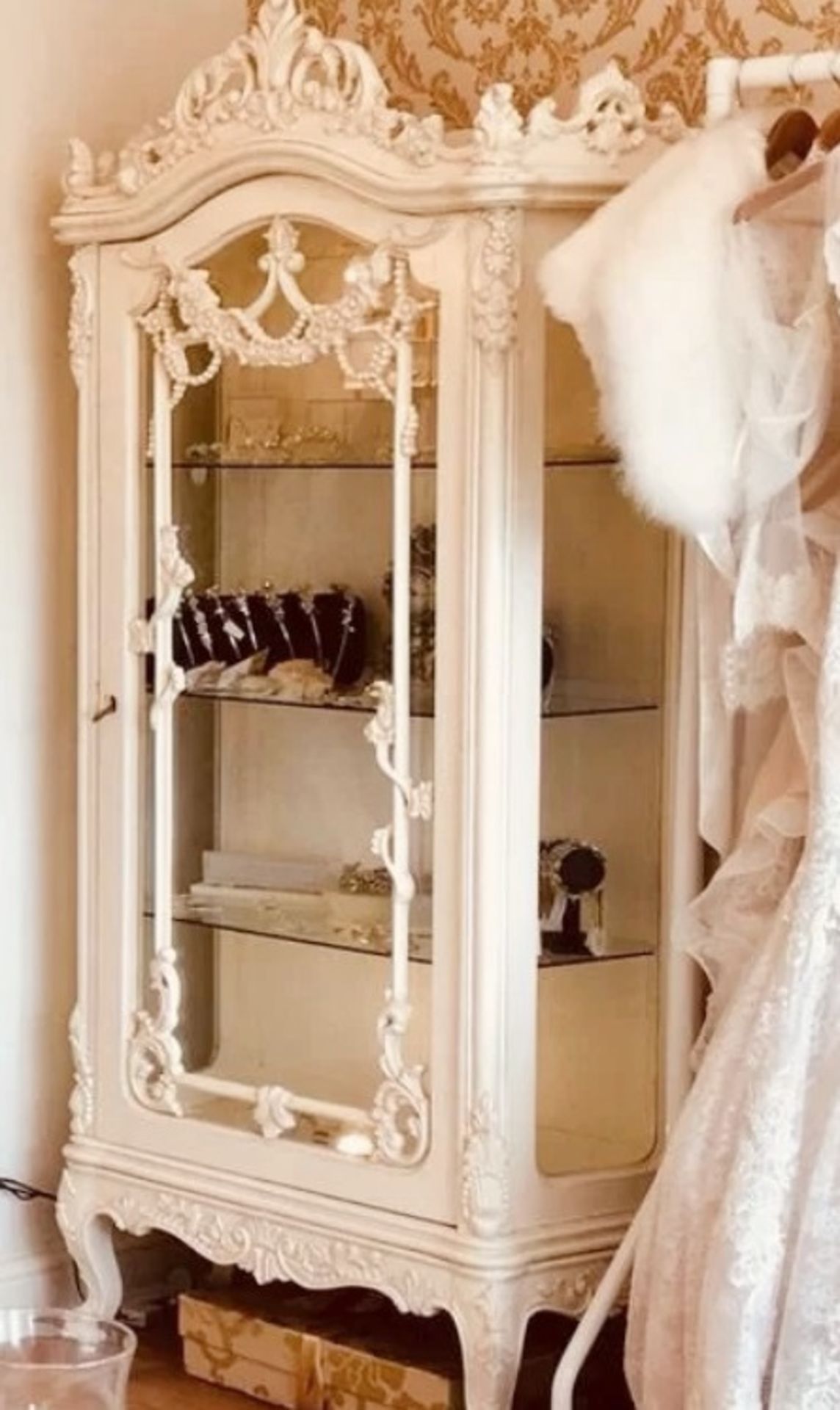 1 x Ornate Illuminated Wardrobe With 3 Glass Shelves - Recently Removed From A Bridal Boutique - Image 6 of 20