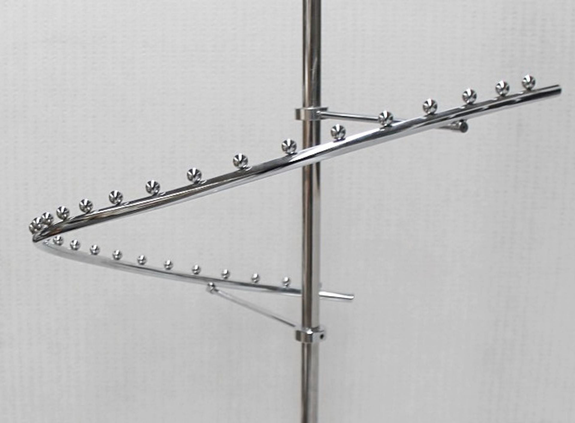 1 x Curved Clothes Rail - Recently Removed From A Designer Bridal Boutique - Ref: HON161/G-IT - - Image 2 of 4