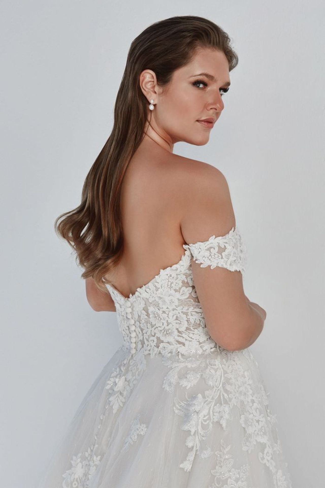 1 x Justin Alexander Venice Designer Tulle Gown With Off The Shoulder Detail - Size 14 - RRP £1,854 - Image 10 of 15