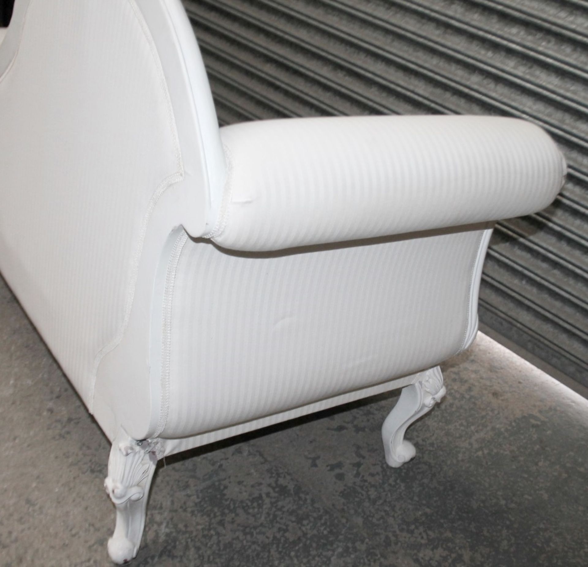 1 x Upholstered Chaise Lounge - Recently Removed From A Designer Bridal Boutique - Ref: HON165/G- - Image 4 of 9