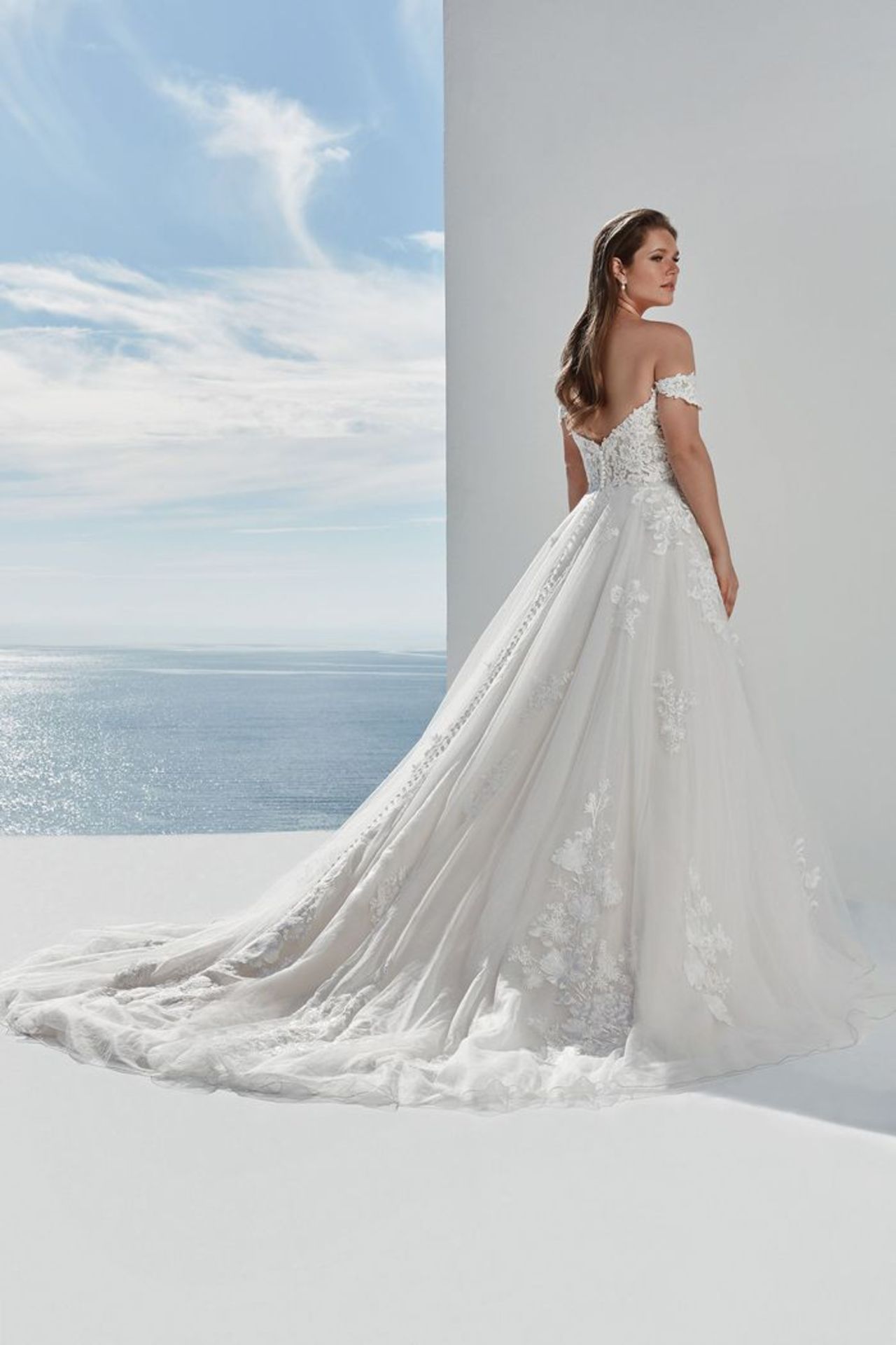 1 x Justin Alexander 'Venice' Tulle Ball Gown With Off the Shoulder Detail - UK Size 10 - RRP £1,854 - Image 11 of 15