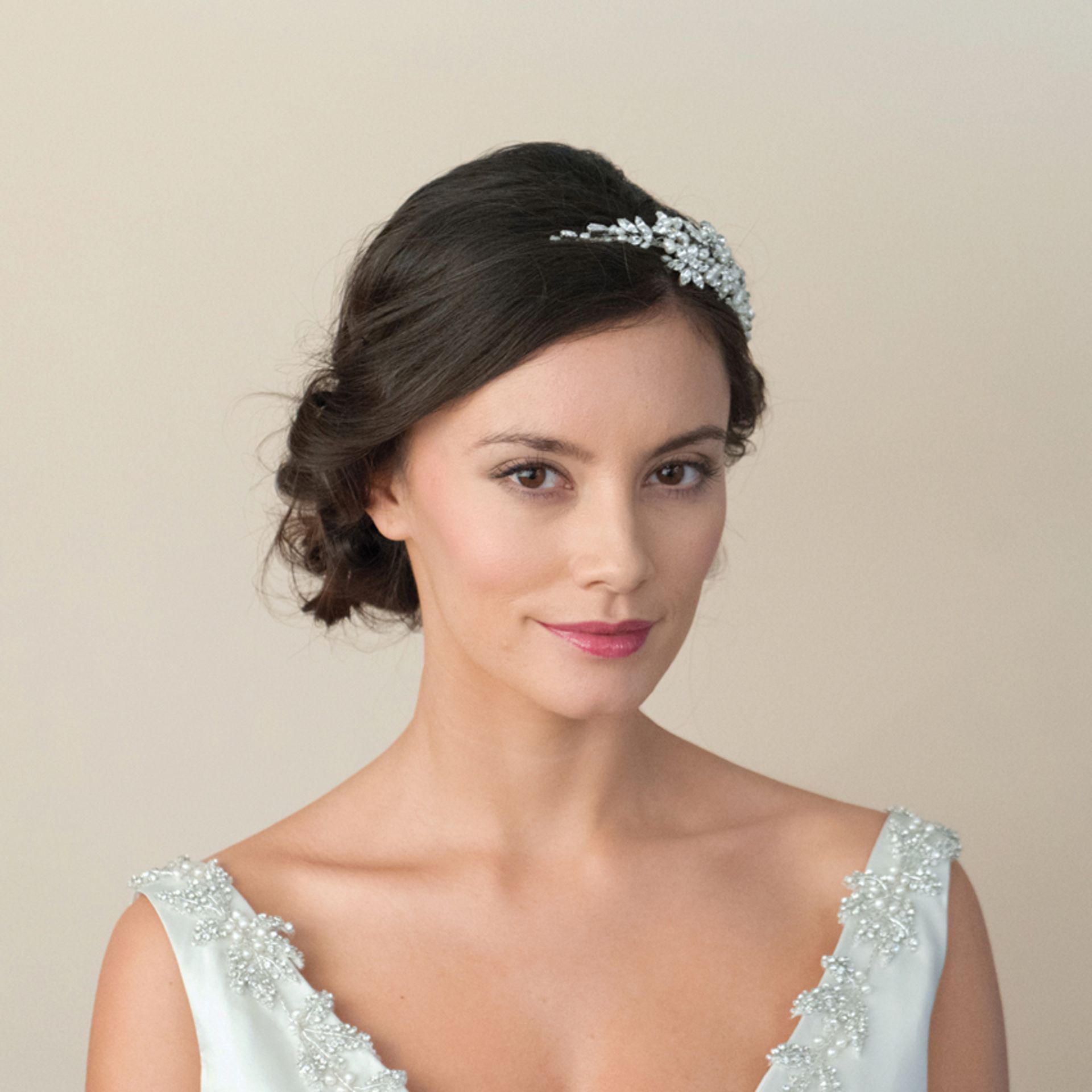 1 x Ivory & Co 'DIOR' Bridal Headpiece Wedding Tiara Featuring A Dazzling Rhodium Crystal And Pearl - Image 4 of 12