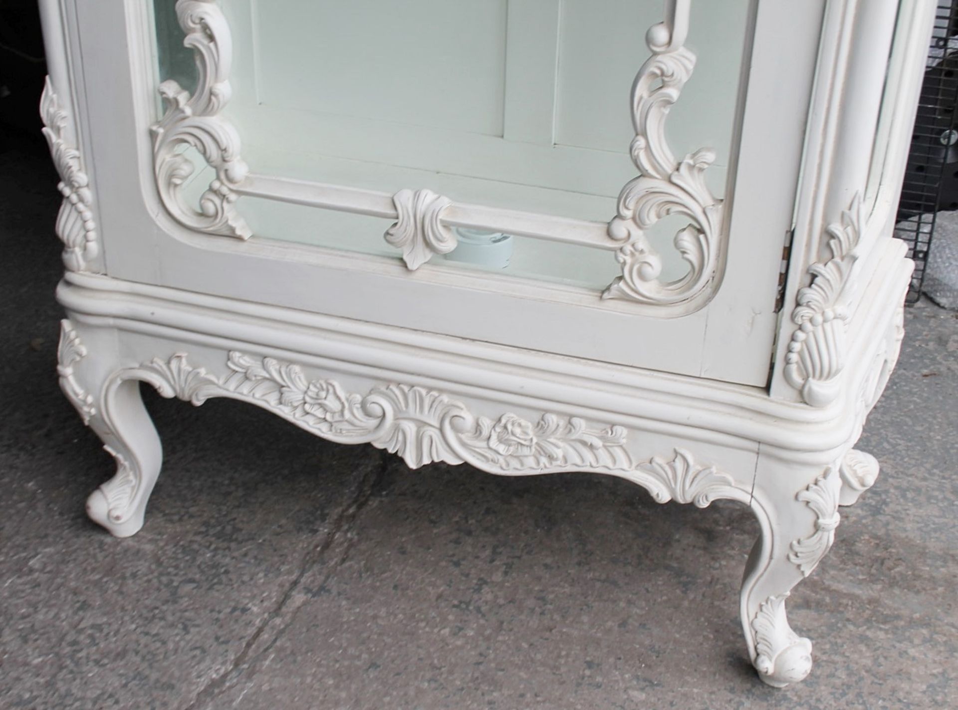 1 x Ornate Illuminated Wardrobe With 3 Glass Shelves - Recently Removed From A Bridal Boutique - Image 13 of 20