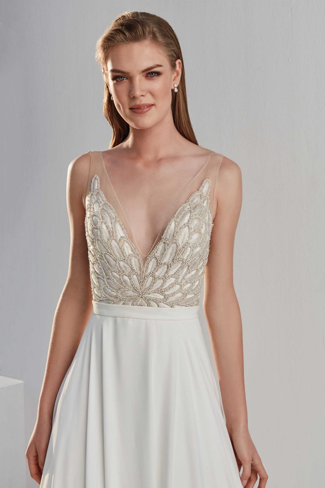 1 x Justin Alexander Wedding Dress With A Beaded Illusion V-Neckline Bodice - Size 12 - RRP £1,725 - Image 6 of 9