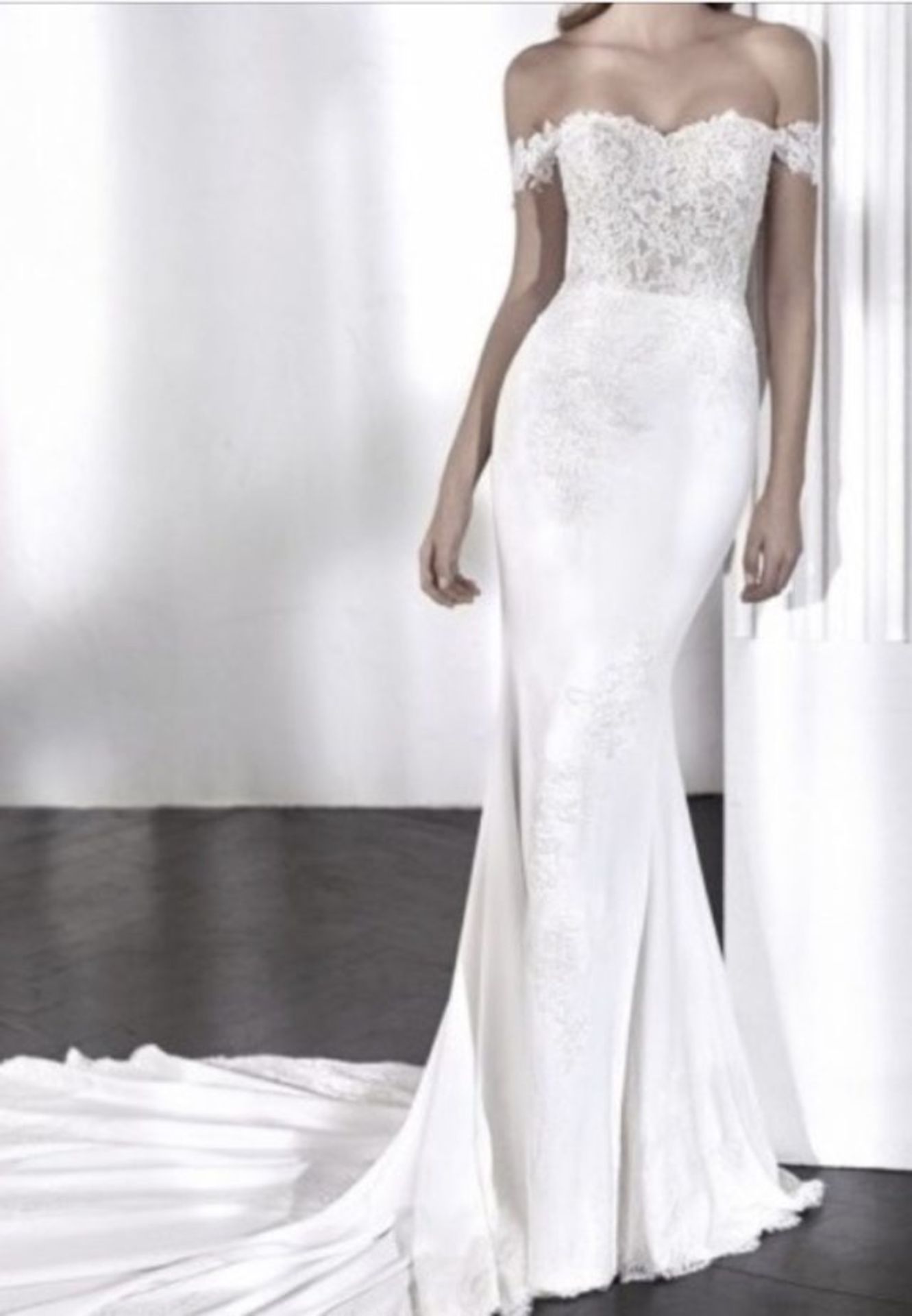 1 x San Patrick 'Laelia' Designer Sleeveless Mermaid Cut Bridal Gown - Size UK 16 - RRP £1,455 - Image 2 of 7