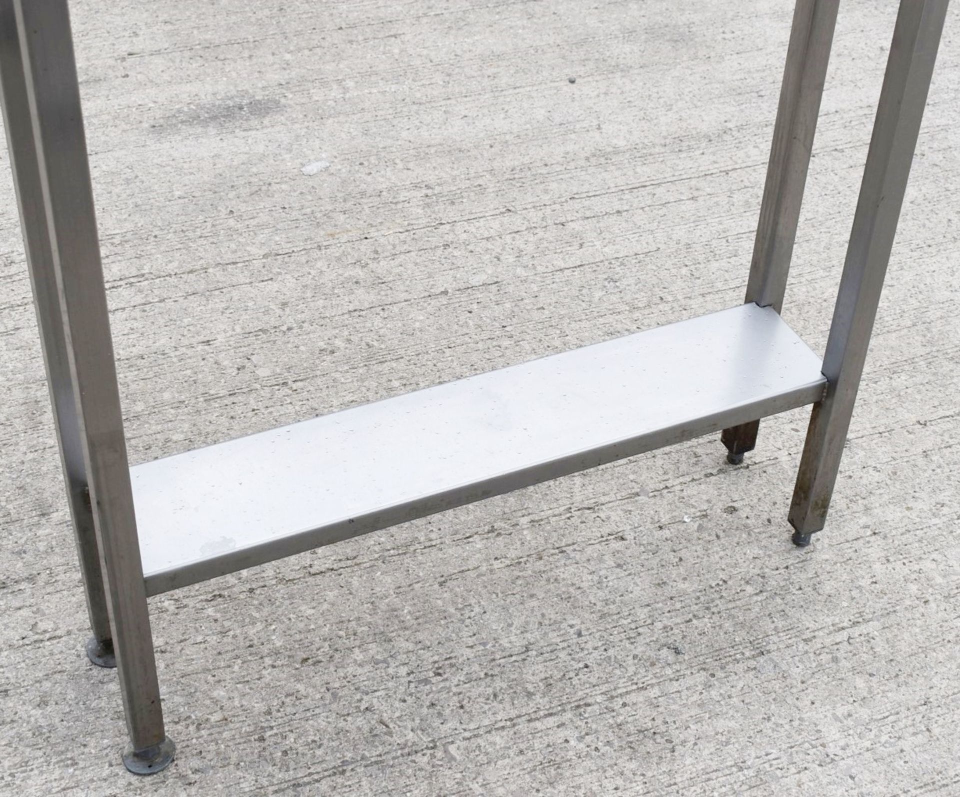 1 x Stainless Steel Corner Infill Prep Bench - Dimensions: H91 x W30 x D90 cms - CL740 - Ref: HON140 - Image 3 of 4