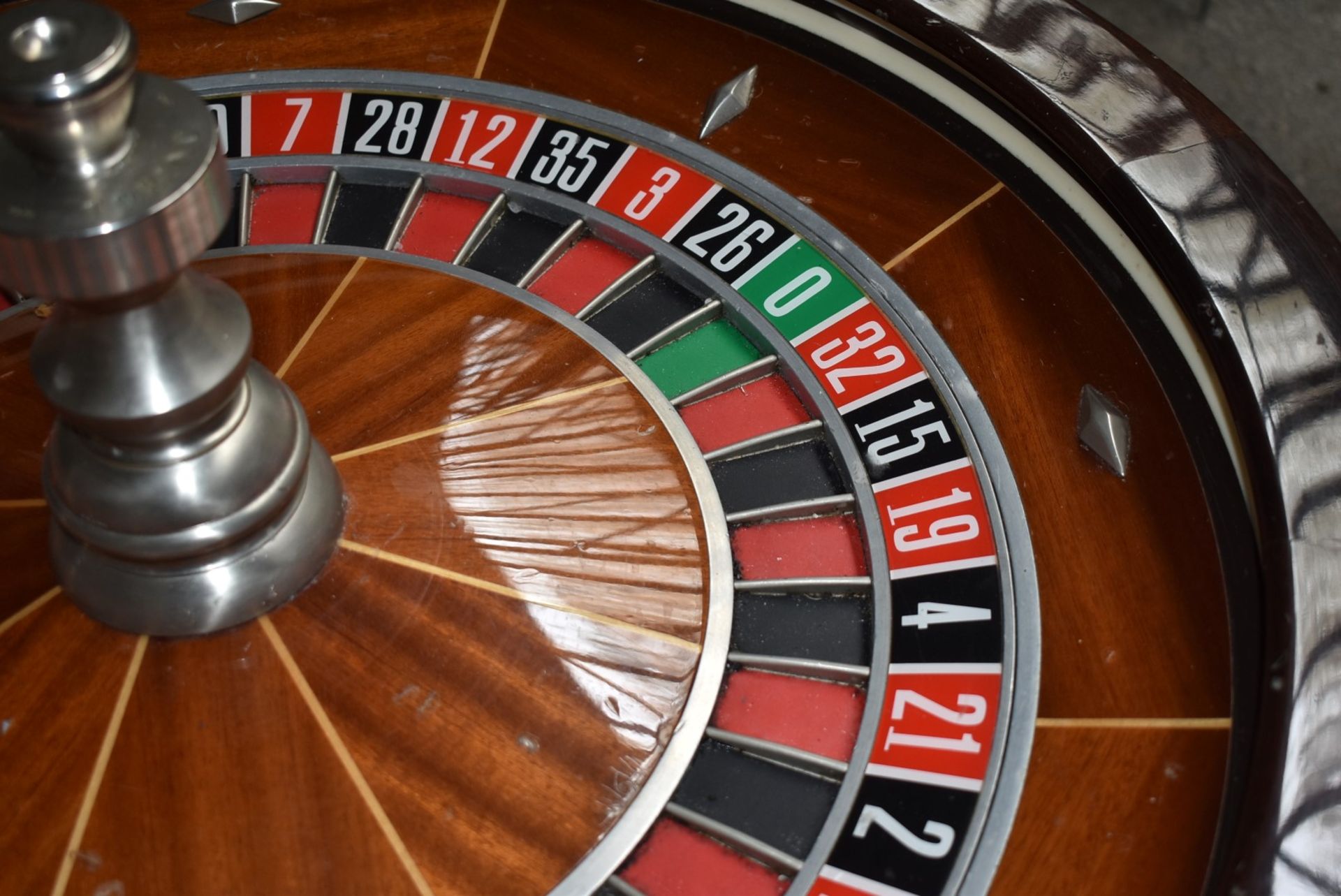 1 x Mahogany Casino ROULETTE WHEEL By Abbiati Torino - Dimensions: 80cm Diameter - Ref: JP904 GITW - - Image 9 of 15