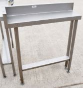 1 x Stainless Steel Corner Infill Prep Bench - Dimensions: H91 x W30 x D90 cms - CL740 - Ref: HON142