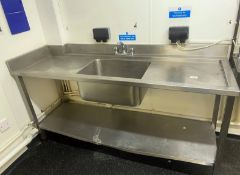 1 x Stainless Steel Wash Unit With Large Single Bowl, Anti Spill Surface, Upstand and Undershelf
