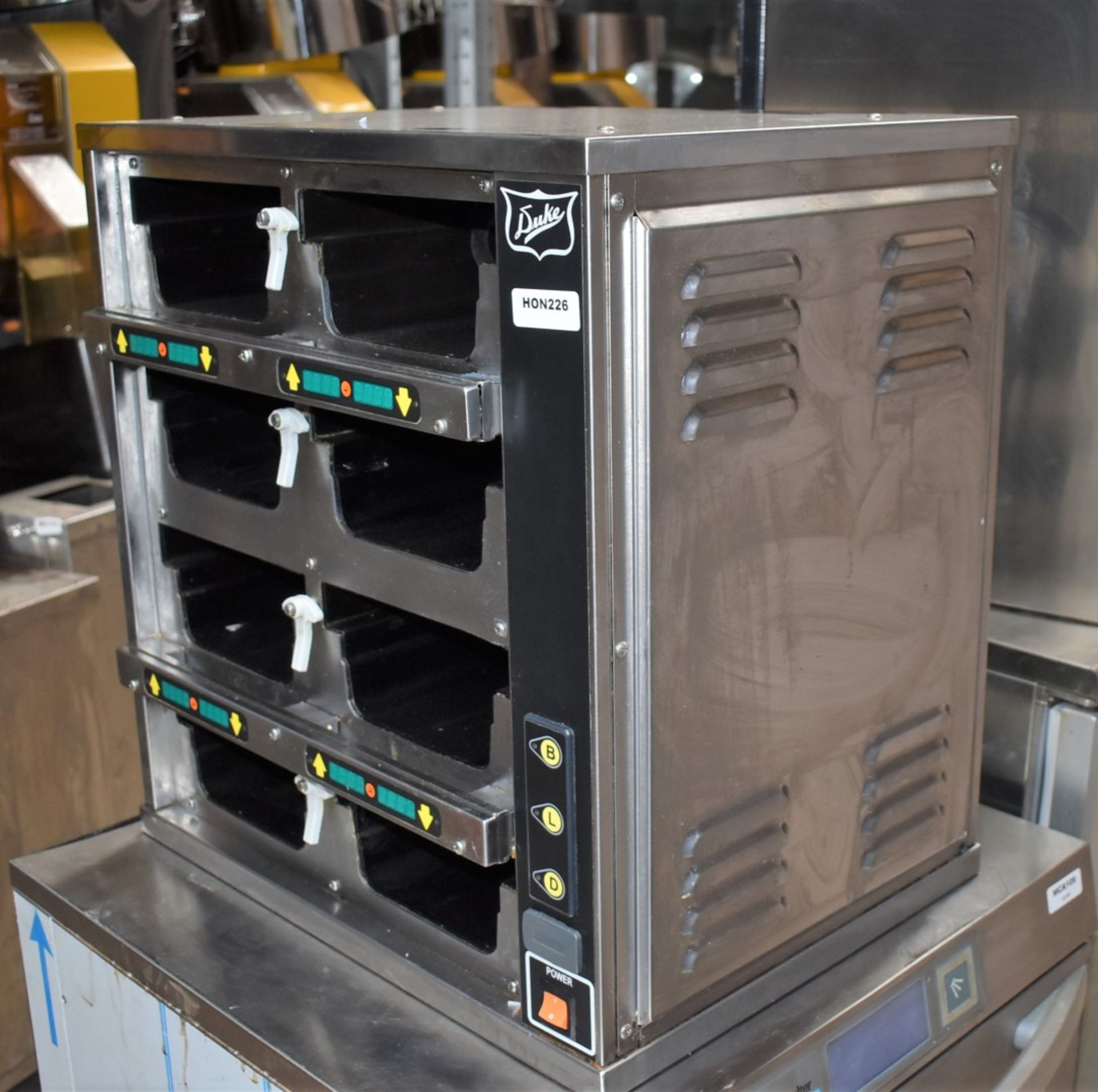 1 x Duke FWM Food Warming Holding Cabinet With HeatSinnk Technology - Model FWM3-42PR6-230 - Image 10 of 11