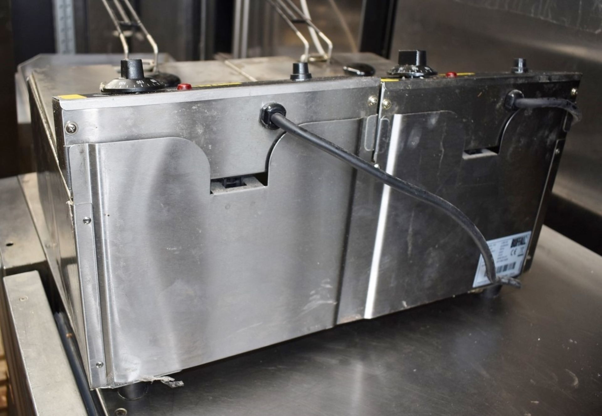 1 x Buffalo Twin Tank 2x8Ltr Countertop Fryer With Frying Baskets and Lids - 240v - Model L485 - Image 11 of 12