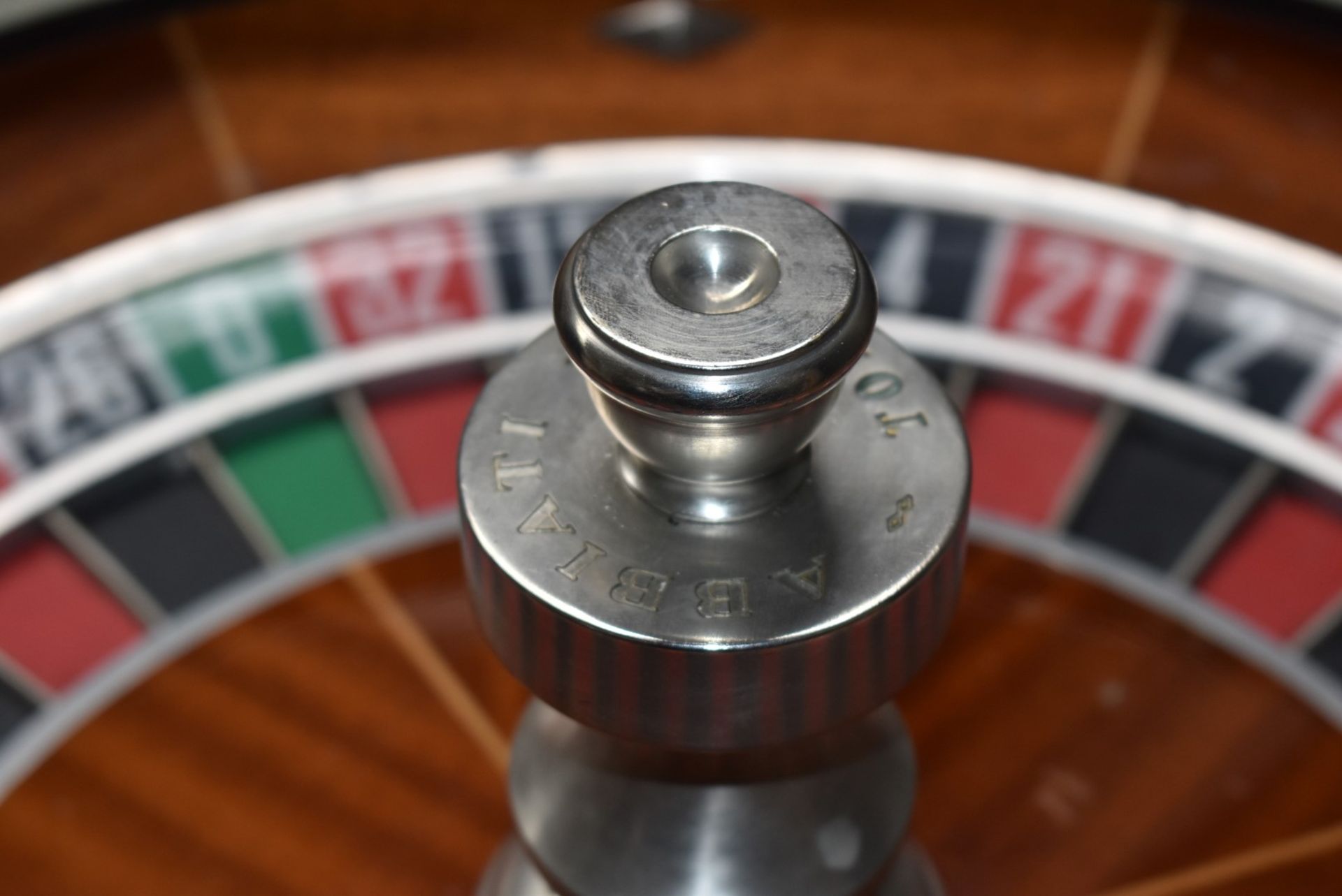 1 x Mahogany Casino ROULETTE WHEEL By Abbiati Torino - Dimensions: 80cm Diameter - Ref: JP904 GITW - - Image 7 of 15