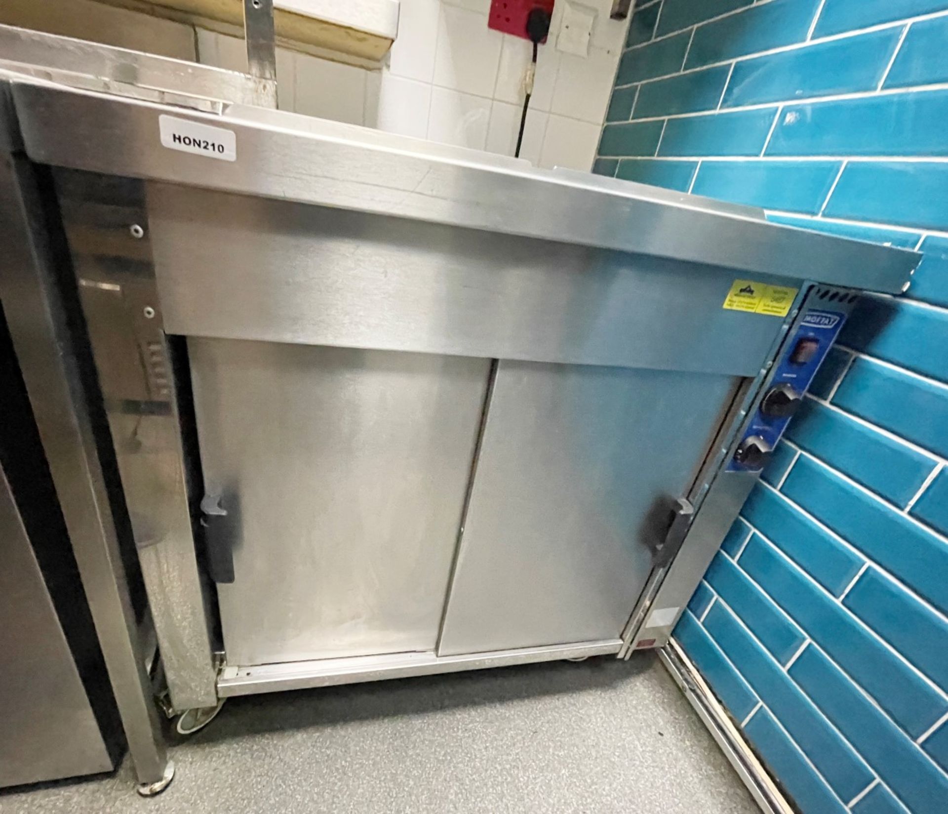 1 x Moffat Mobile Baine Marie With Heated Food/Plate Cabinet - 240v - Stainless Steel Exterior - Image 3 of 13