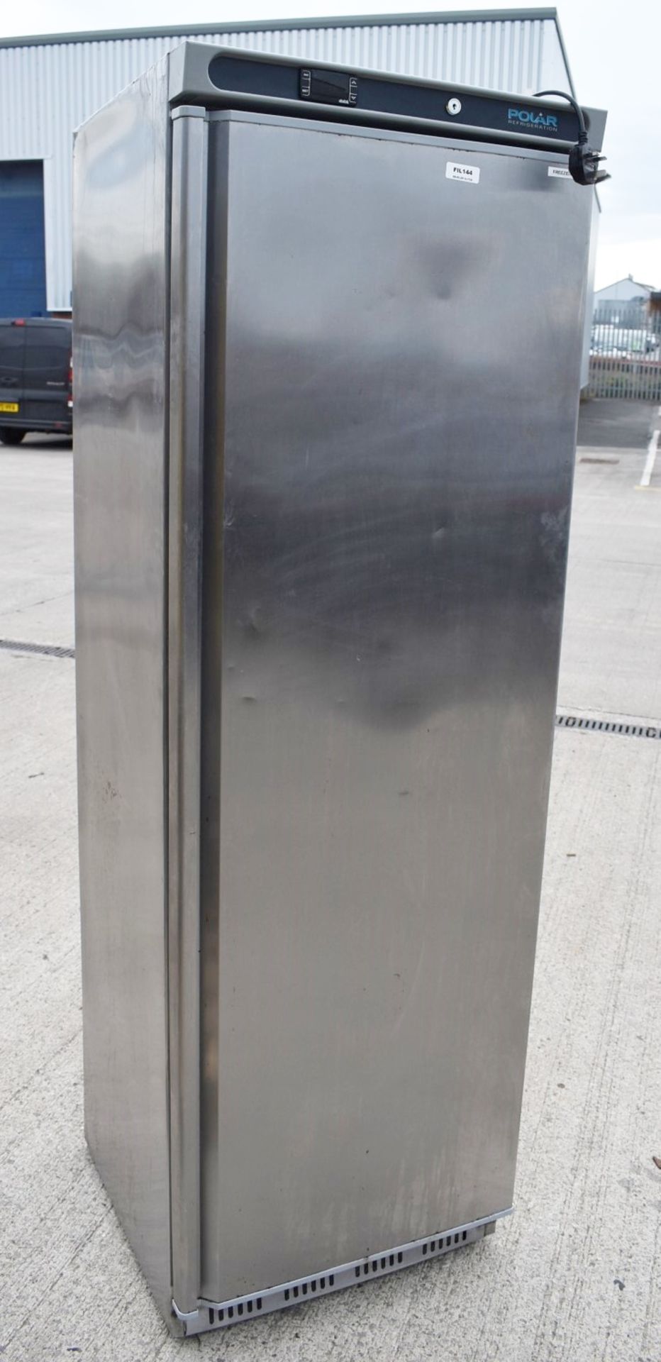 1 x Polar CD083 Upright Freezer With Stainless Steel Exterior - Dimensions: H185 x W60 x D60 cms - Image 3 of 11