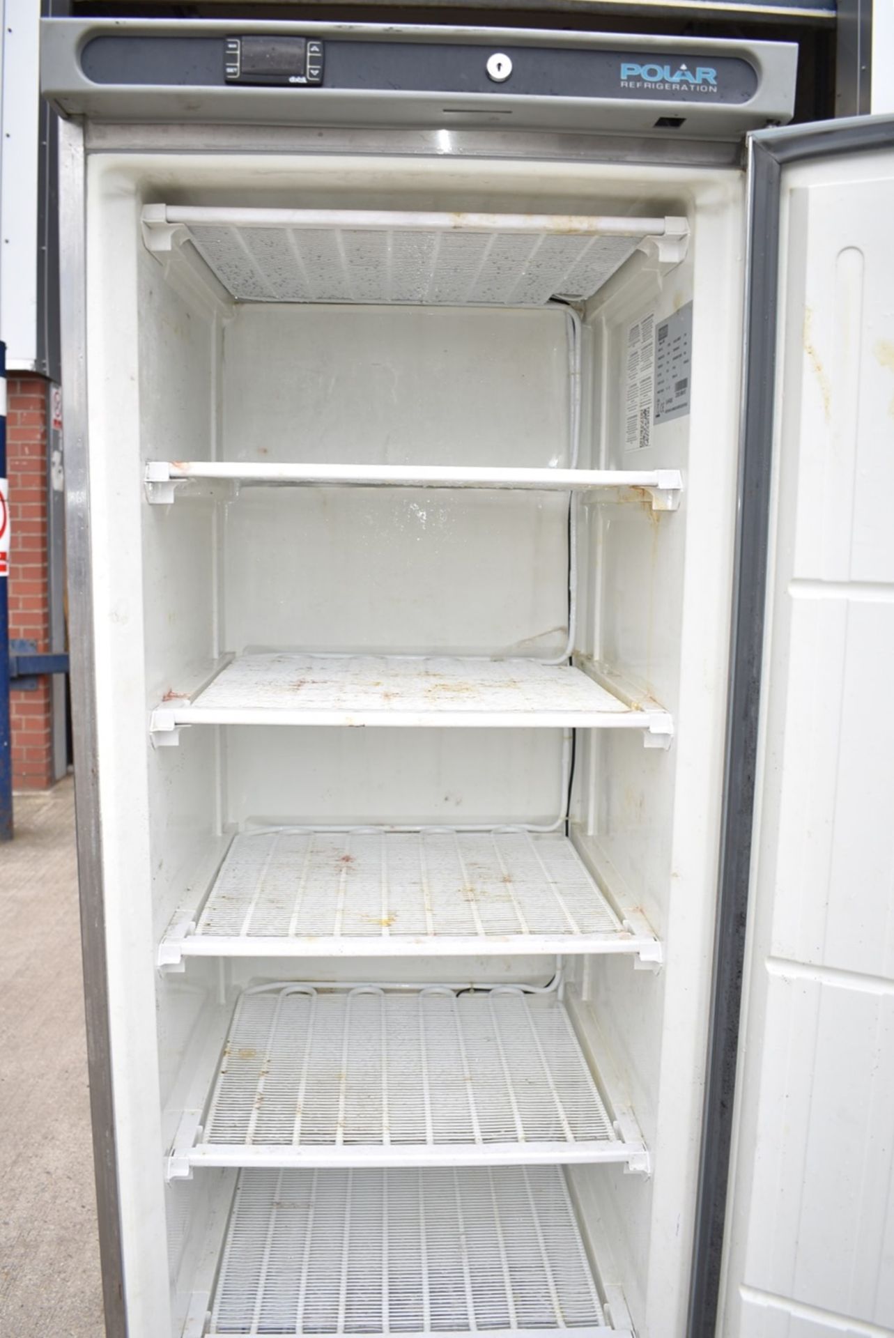 1 x Polar CD083 Upright Freezer With Stainless Steel Exterior - Dimensions: H185 x W60 x D60 cms - Image 7 of 10