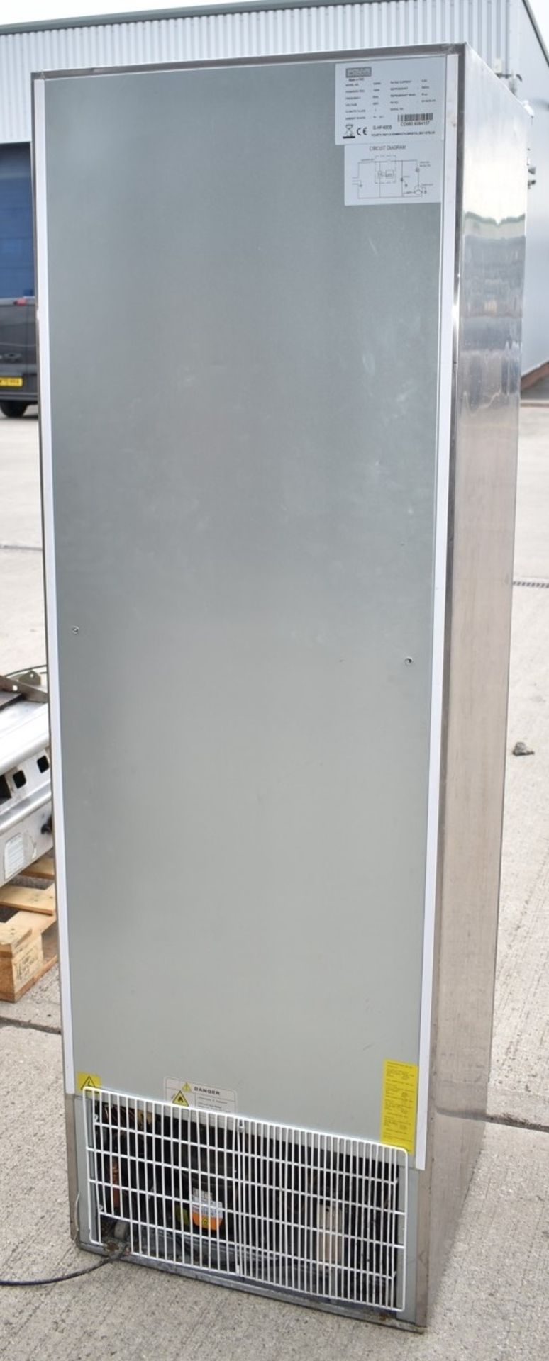 1 x Polar CD083 Upright Freezer With Stainless Steel Exterior - Dimensions: H185 x W60 x D60 cms - Image 5 of 10