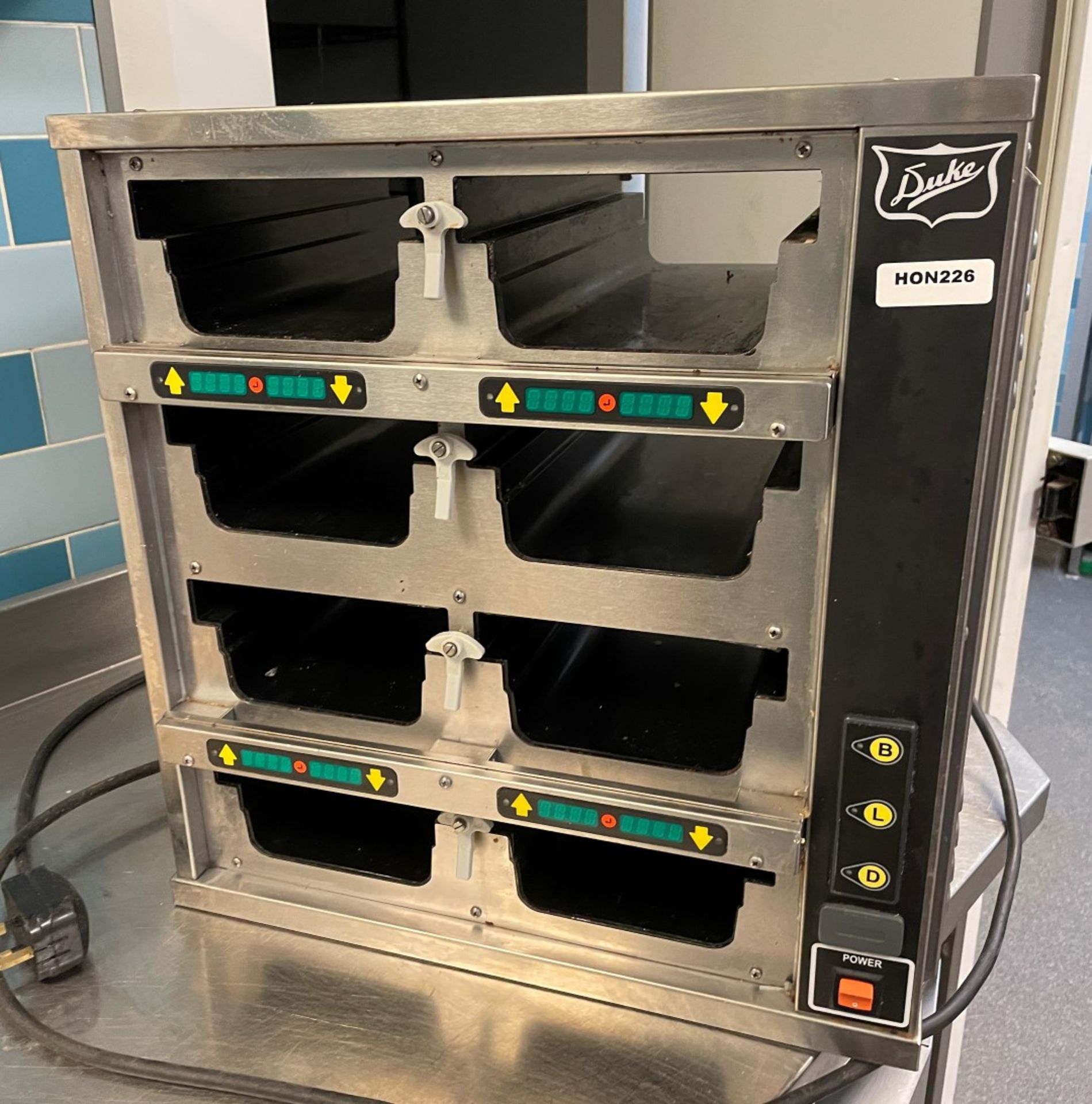 1 x Duke FWM Food Warming Holding Cabinet With HeatSinnk Technology - Model FWM3-42PR6-230 - Image 4 of 11