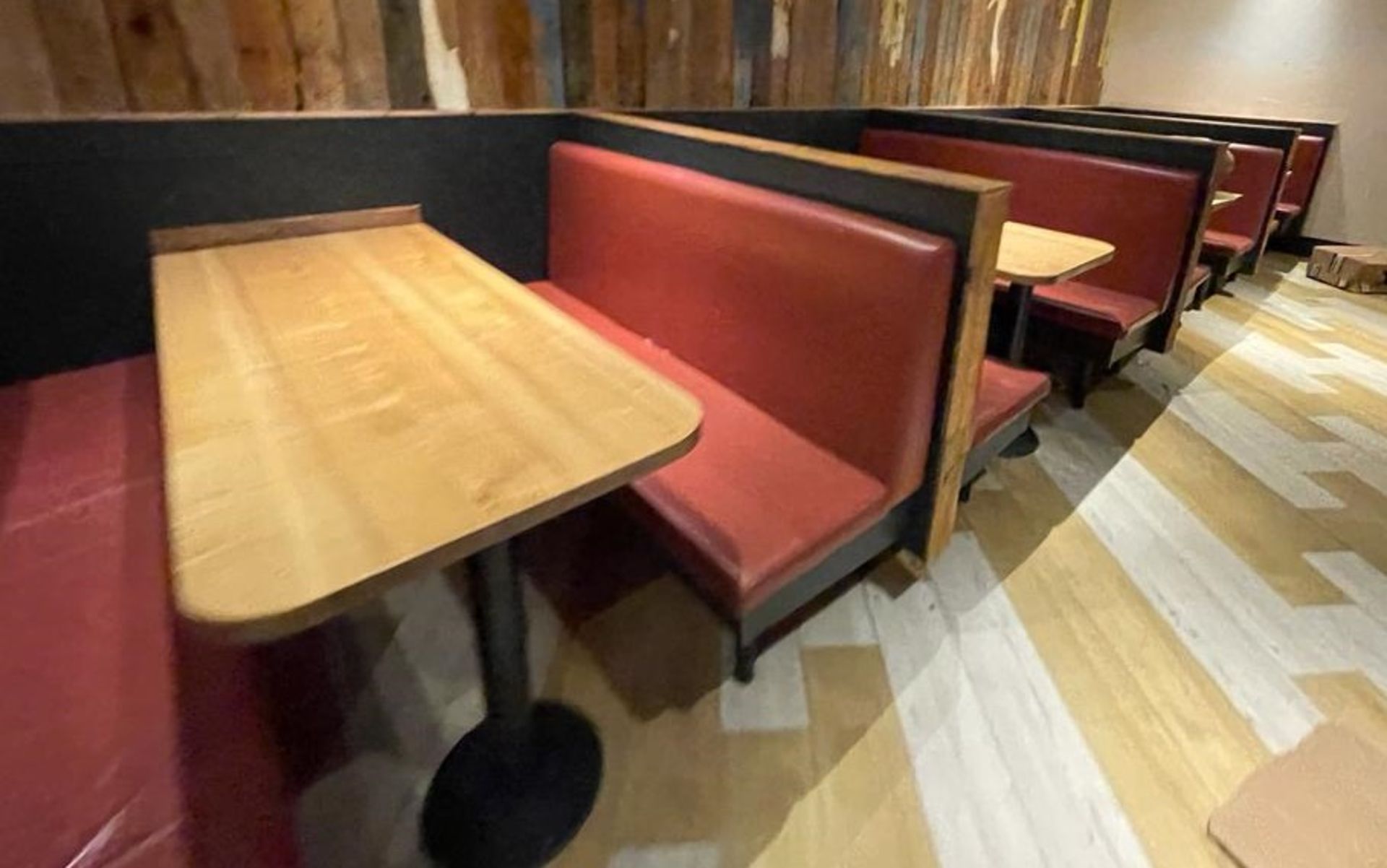 5 x Restaurant Leather Seating Booths With Oak Tables - Includes 10 x Seating Booths & 5 x Tables - Image 8 of 12