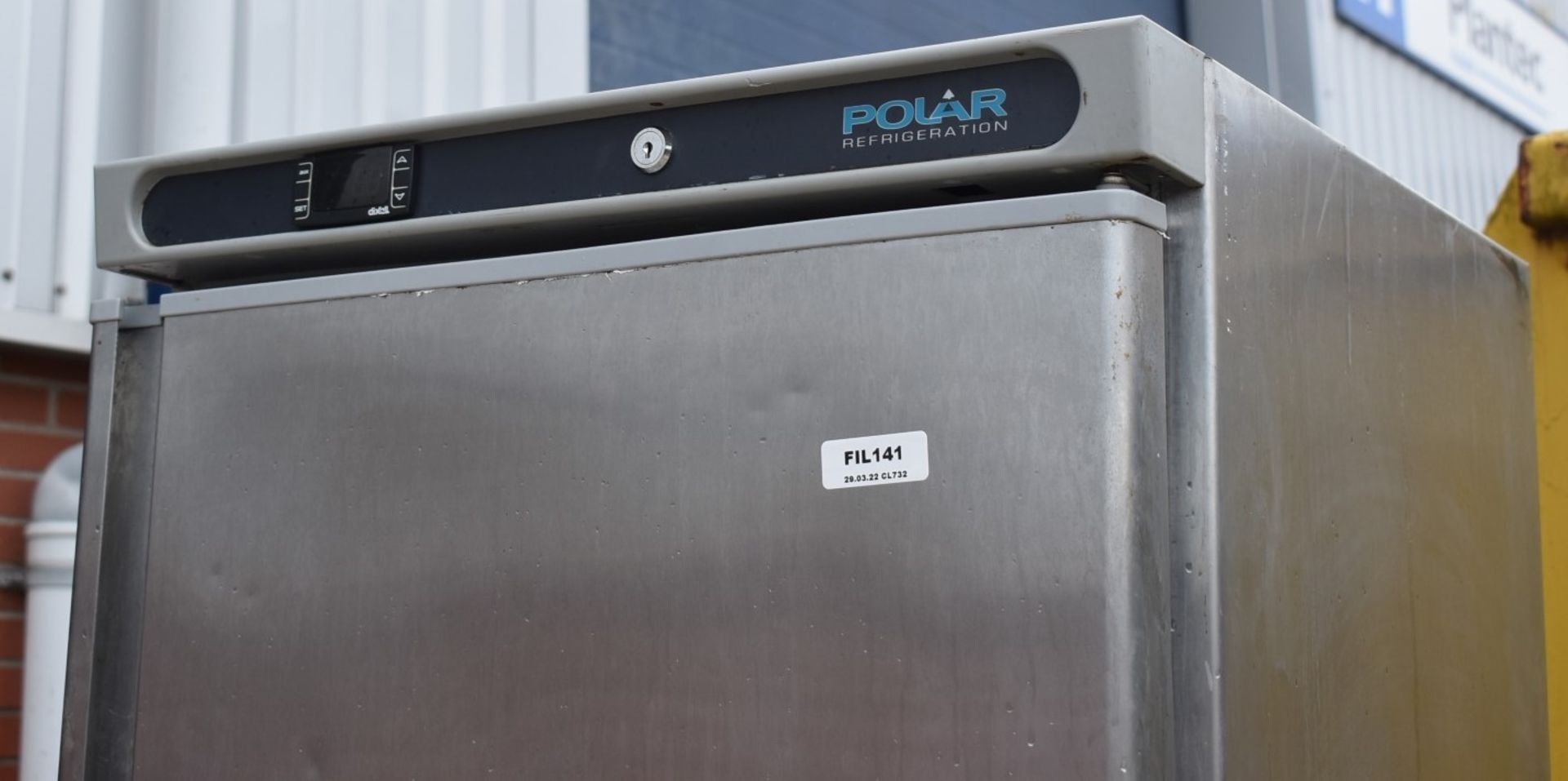 1 x Polar CD083 Upright Freezer With Stainless Steel Exterior - Dimensions: H185 x W60 x D60 cms - Image 3 of 10