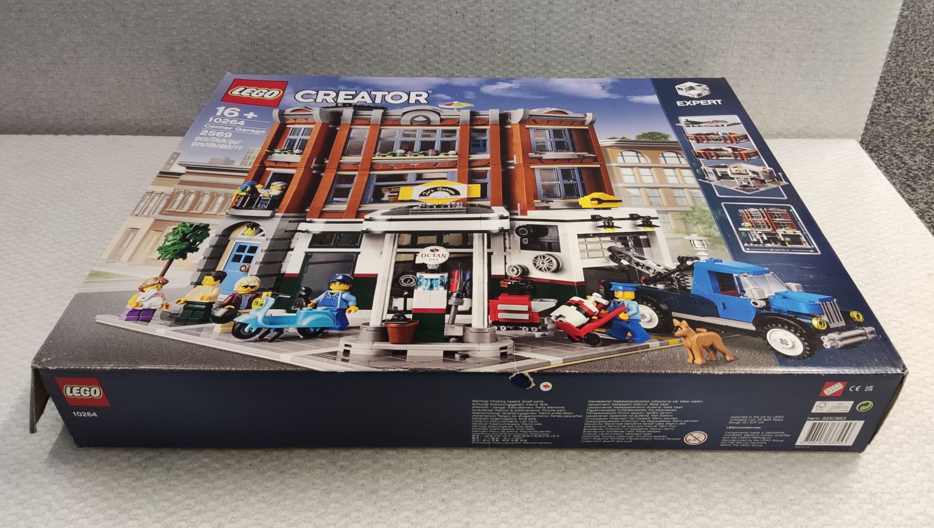 1 x Lego Creator Expert Corner Garage - Model 10264 - New/Boxed - Image 7 of 10