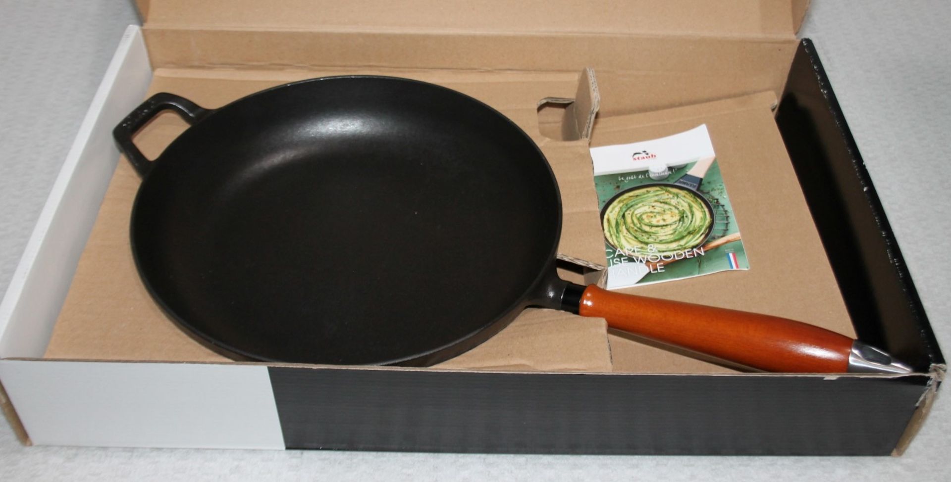 1 x STAUB Vintage Cast Iron Frying Pan (28cm) - Made in France - Original Price £149.00 - Unused - Image 3 of 8