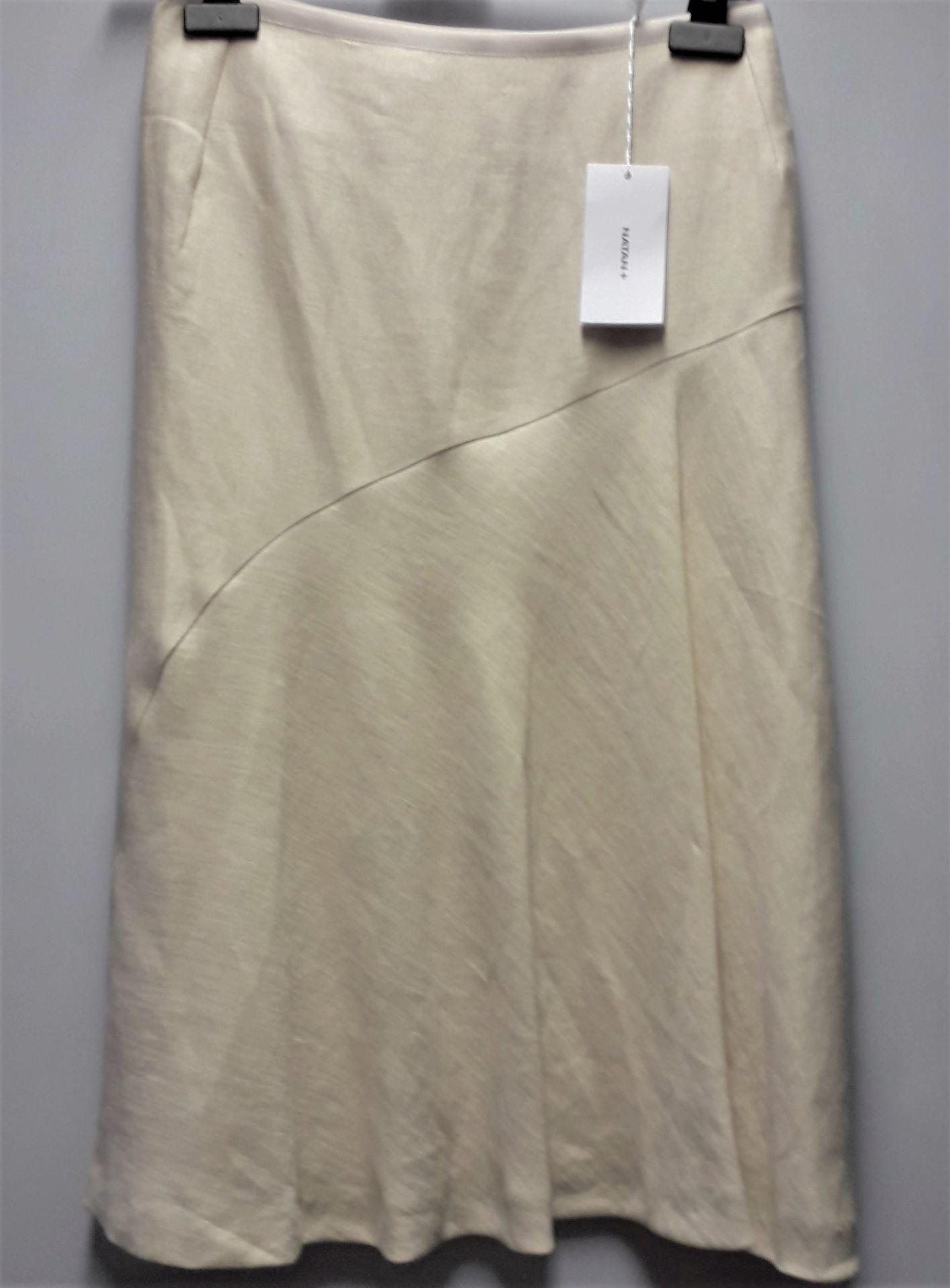 1 x Natan Plus Oatmeal A-Line Skirt - Size: 22 - Material: 100% Linen - From a High End Clothing