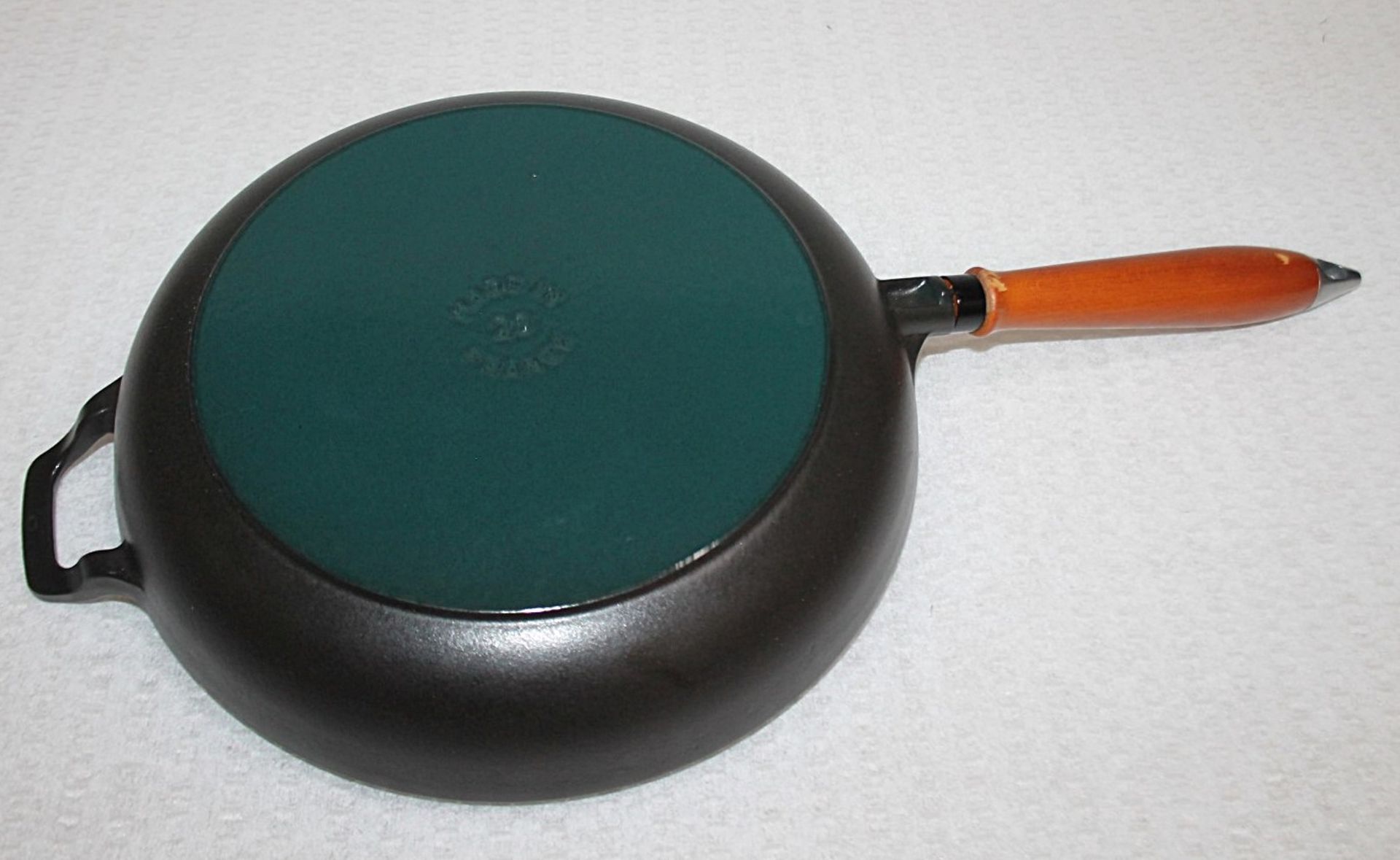 1 x STAUB Vintage Cast Iron Frying Pan (28cm) - Made in France - Original Price £149.00 - Unused - Image 5 of 8