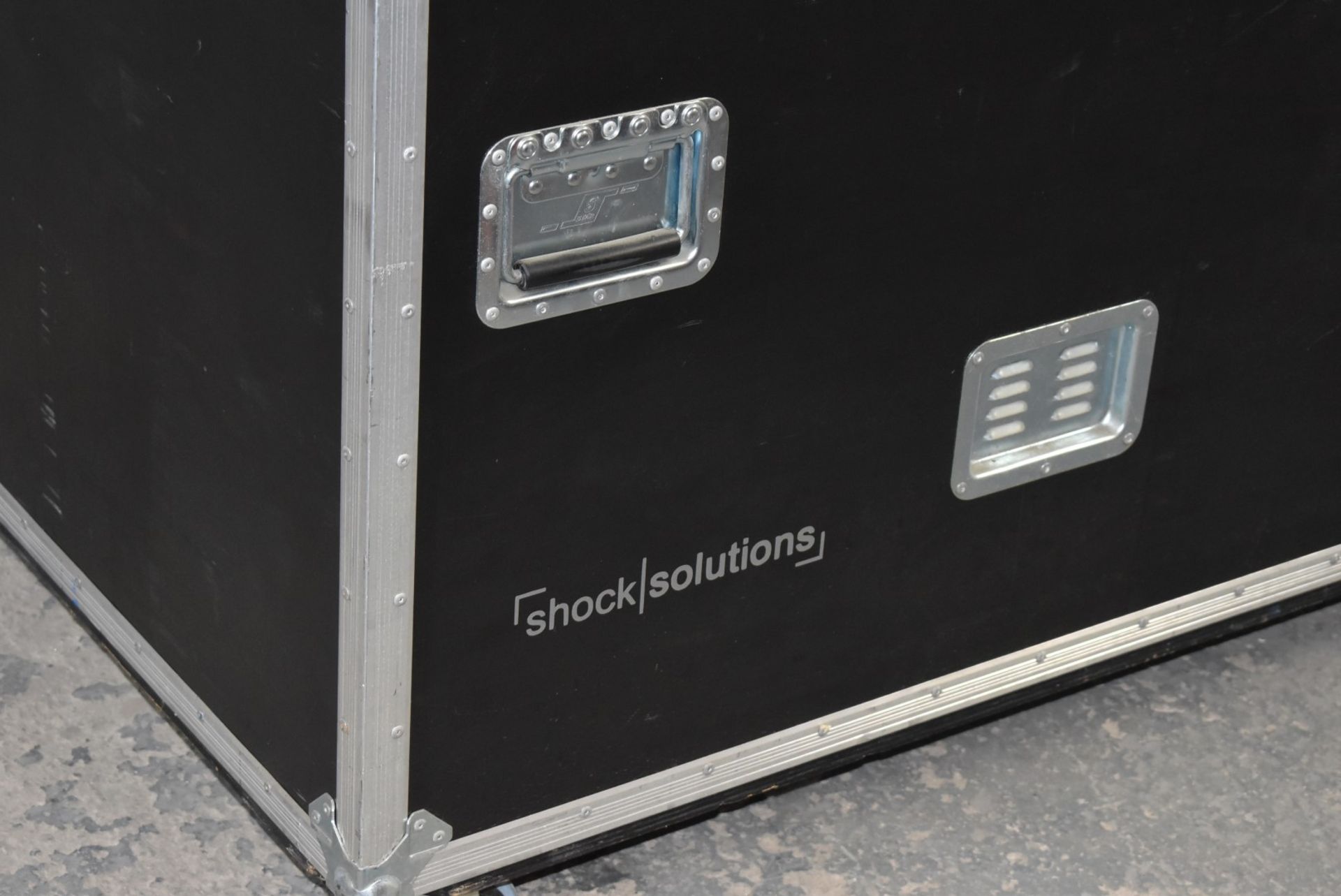 1 x Mobile DJ Booth in Shock Solutions Flight Case - Features Equipment By Pioneer, Technics & Bose! - Image 89 of 95