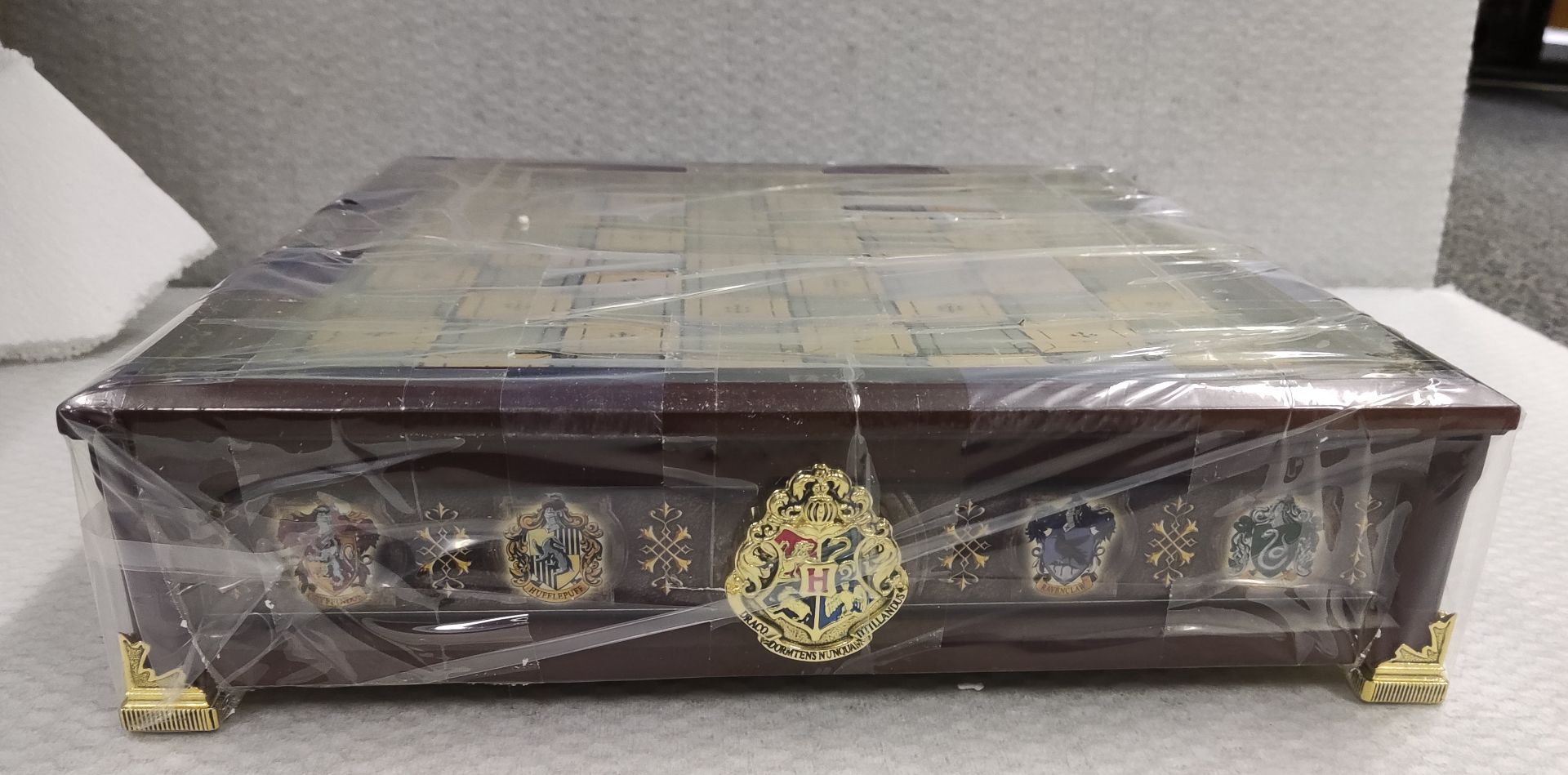 1 x Harry Potter Silver & Gold Plated Quidditch Chess Set by The Noble Collection - New/Boxed - Image 7 of 11