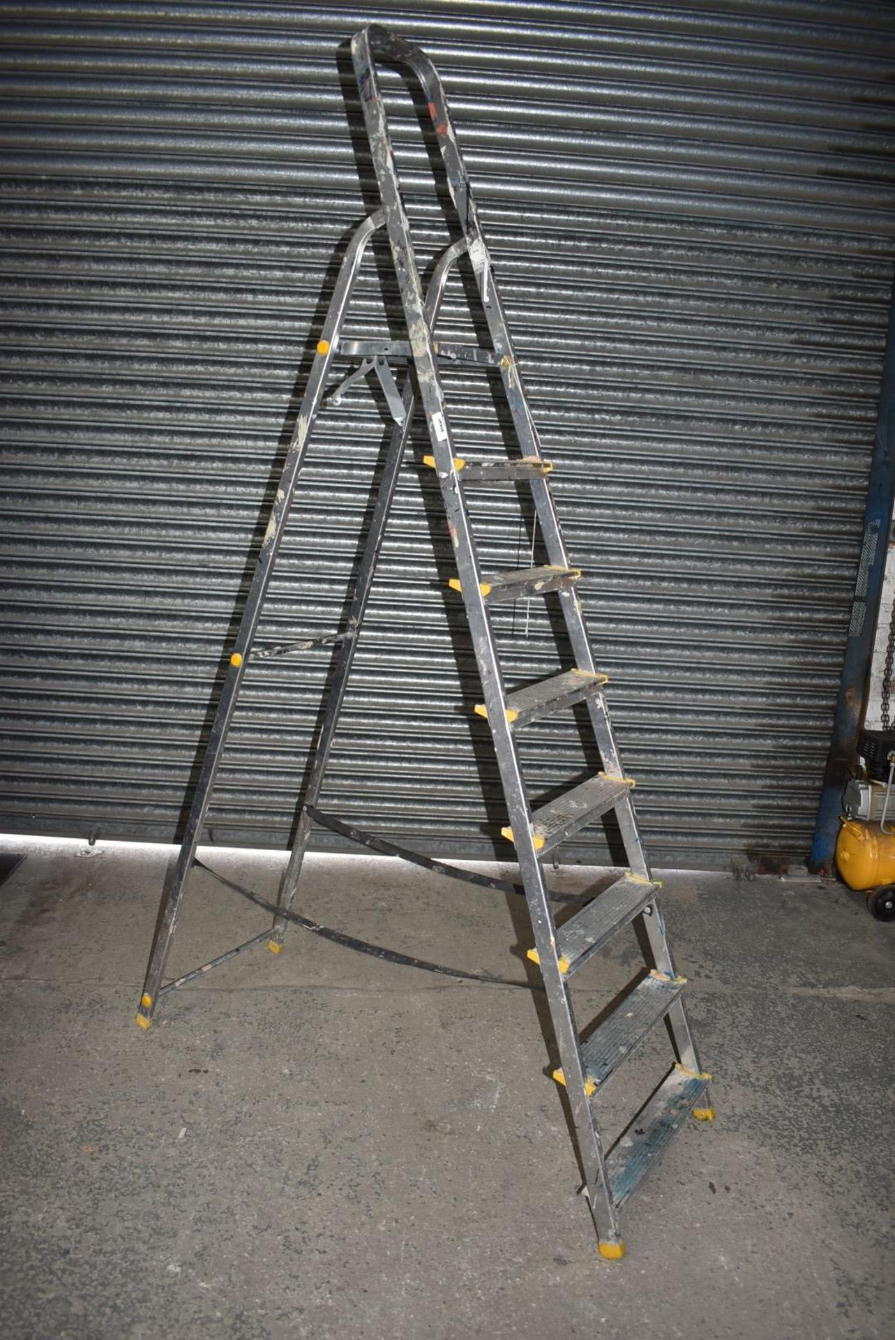 1 x Set of Drabest 8 Tread Step Ladders - Ref: JP908 GITW - CL732 - Location: Altrincham WA14 - Image 5 of 7
