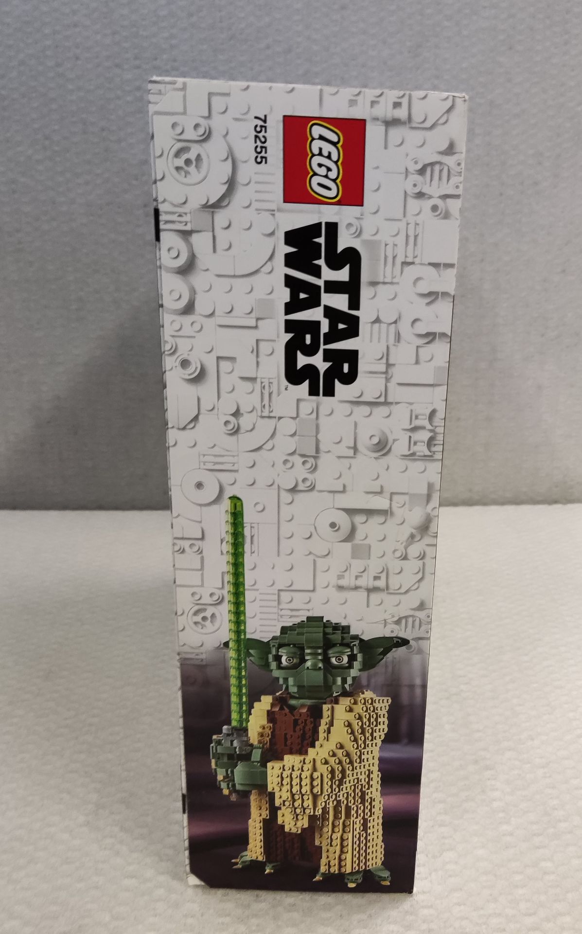 1 x Lego Star Wars Yoda - Model 75255 - New/Boxed - Image 5 of 7