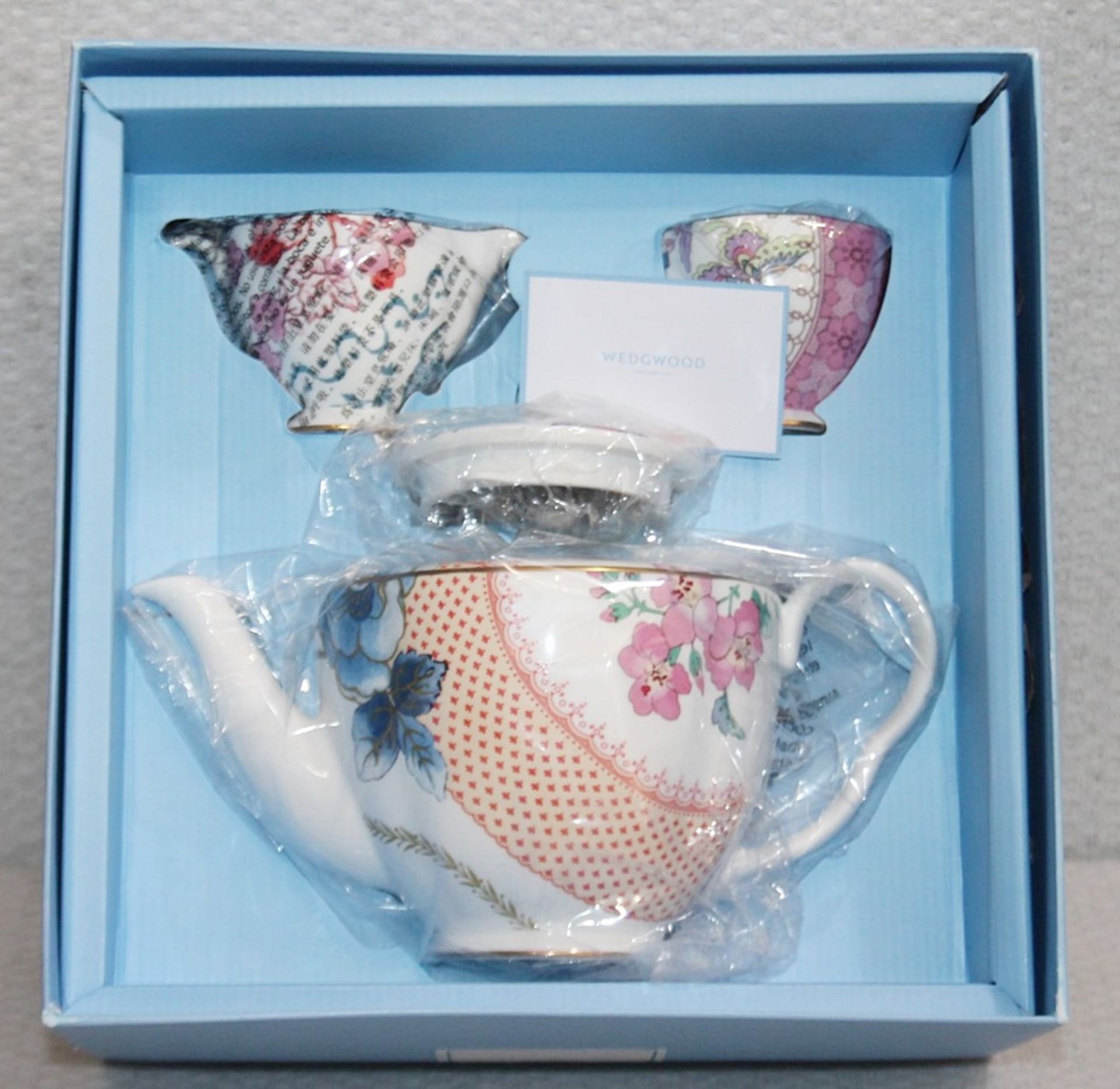 1 x WEDGWOOD 'Butterfly Bloom' Fine Bone China Teapot, Creamer And Sugar Bowl Set - RRP £195.00 - Image 2 of 8