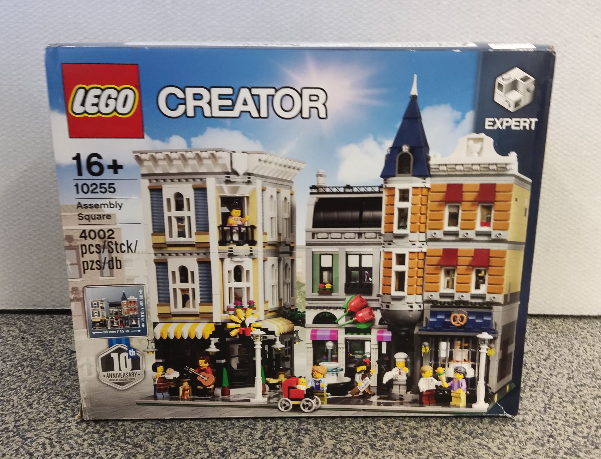1 x Lego Creator Assembly Square - Set # 10255 - New/Boxed - Image 2 of 6