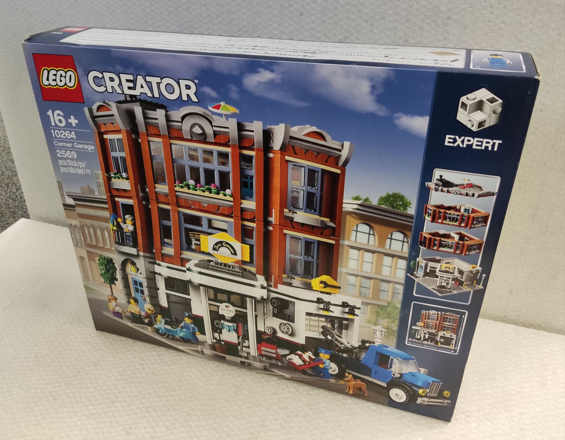 1 x Lego Creator Expert Corner Garage - Model 10264 - New/Boxed - Image 3 of 10
