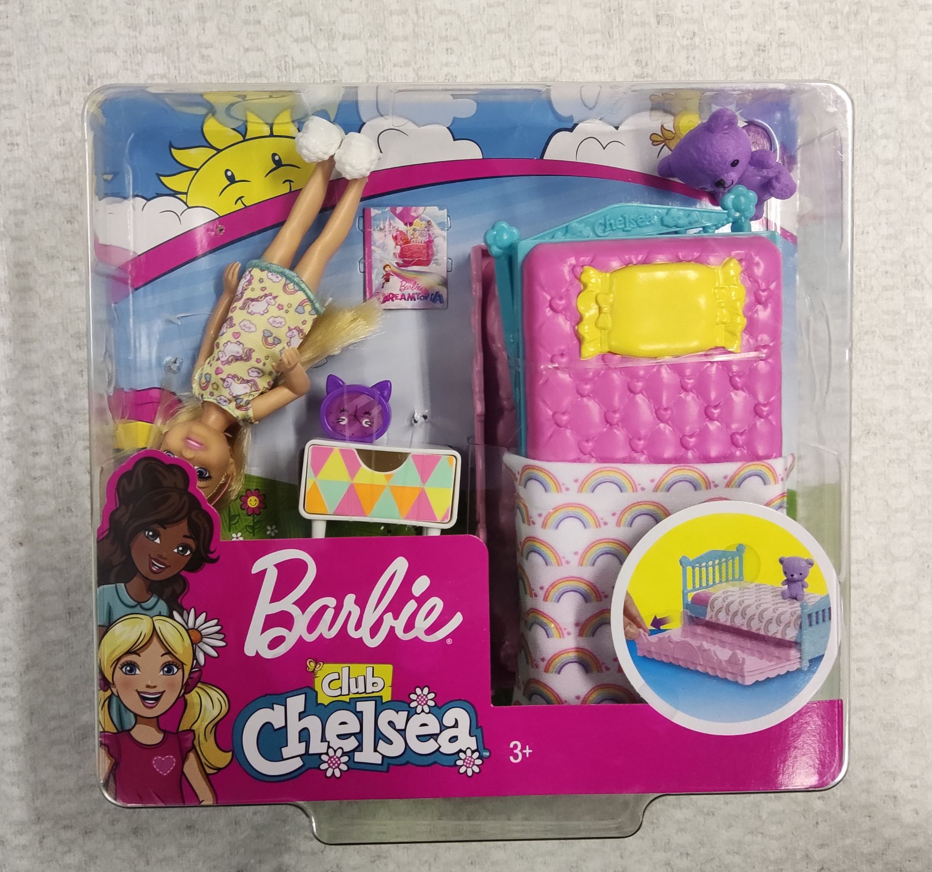 1 x Barbie Club Chelsea 15cm Doll and Bedroom Playset - New/Boxed - Image 2 of 5