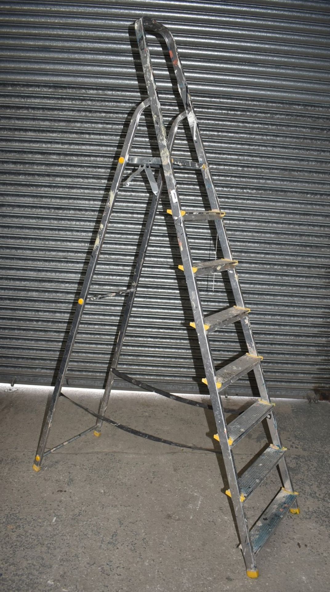 1 x Set of Drabest 8 Tread Step Ladders - Ref: JP908 GITW - CL732 - Location: Altrincham WA14
