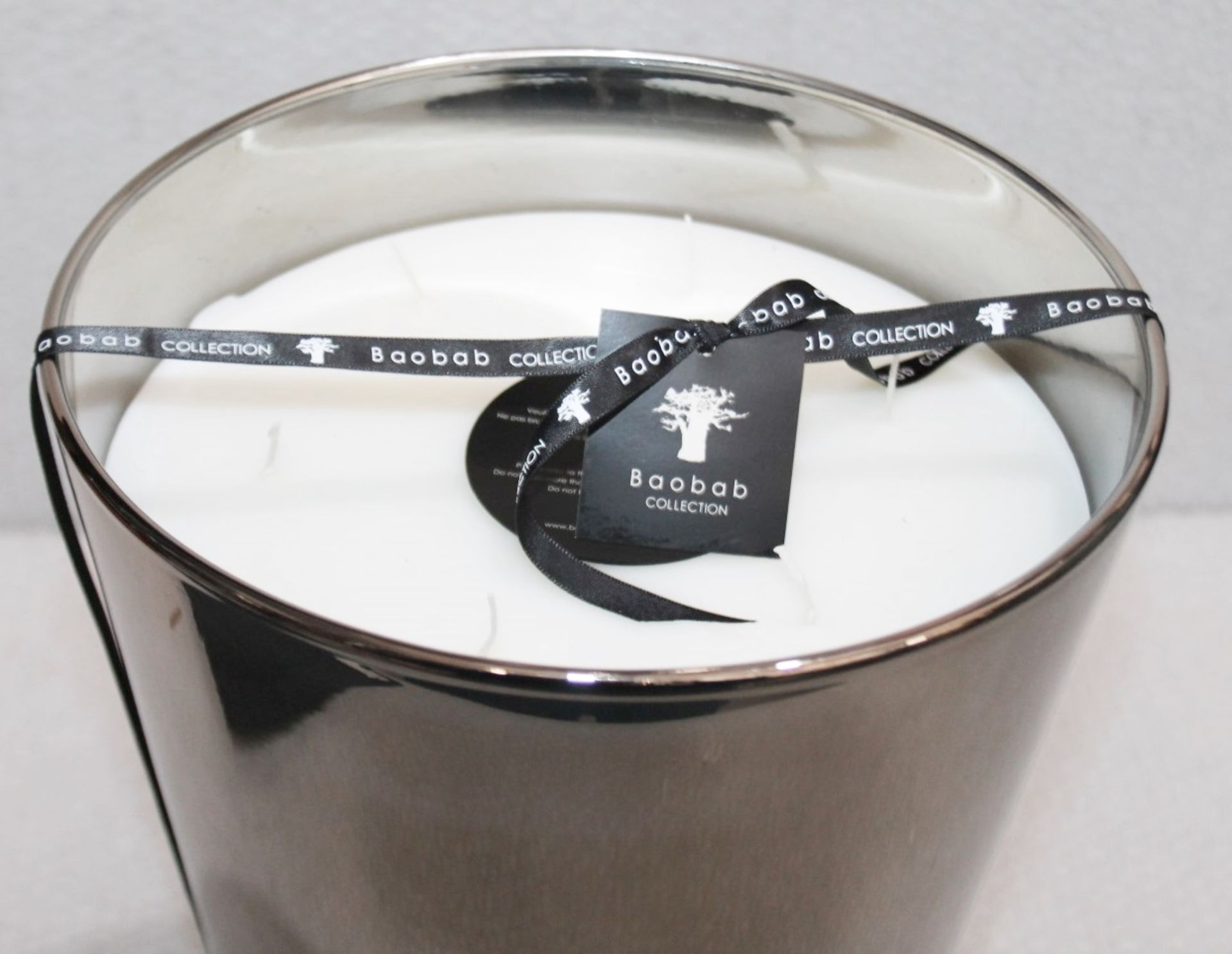 1 x BAOBAB COLLECTION Large 6.5kg 'Les Exclusives' Scented Candle (H35cm) - Original Price £465.00 - - Image 3 of 7